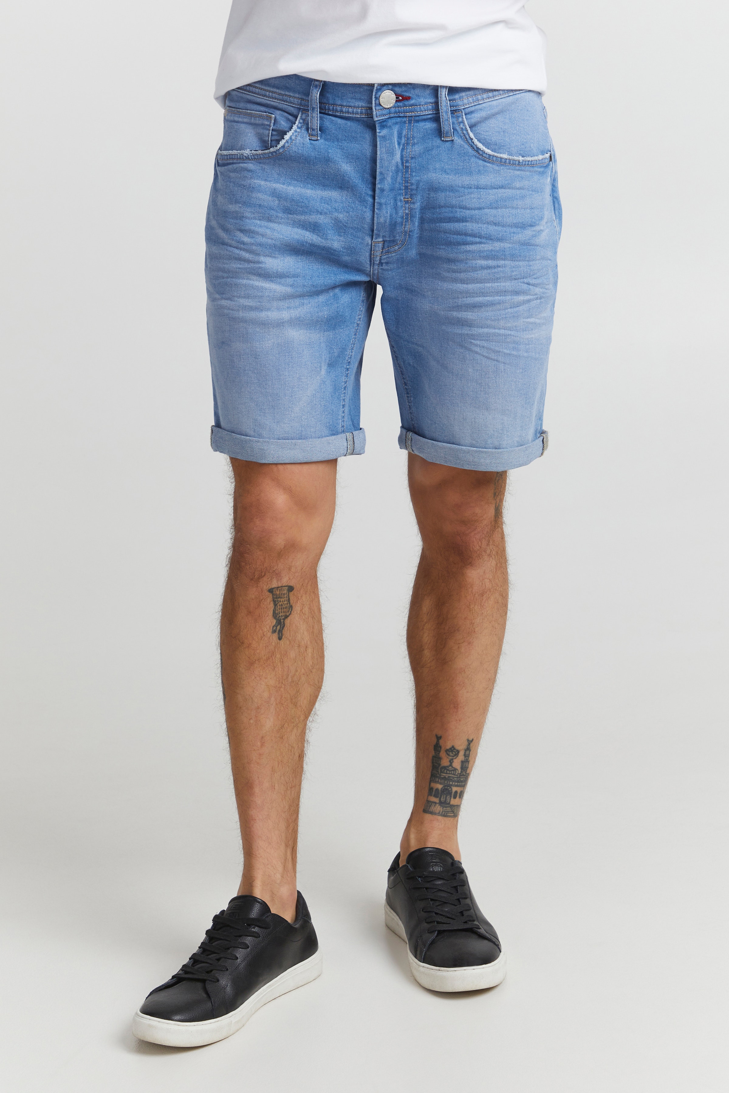 Denimshorts LOOKBOOK FRONT 20713326-200289