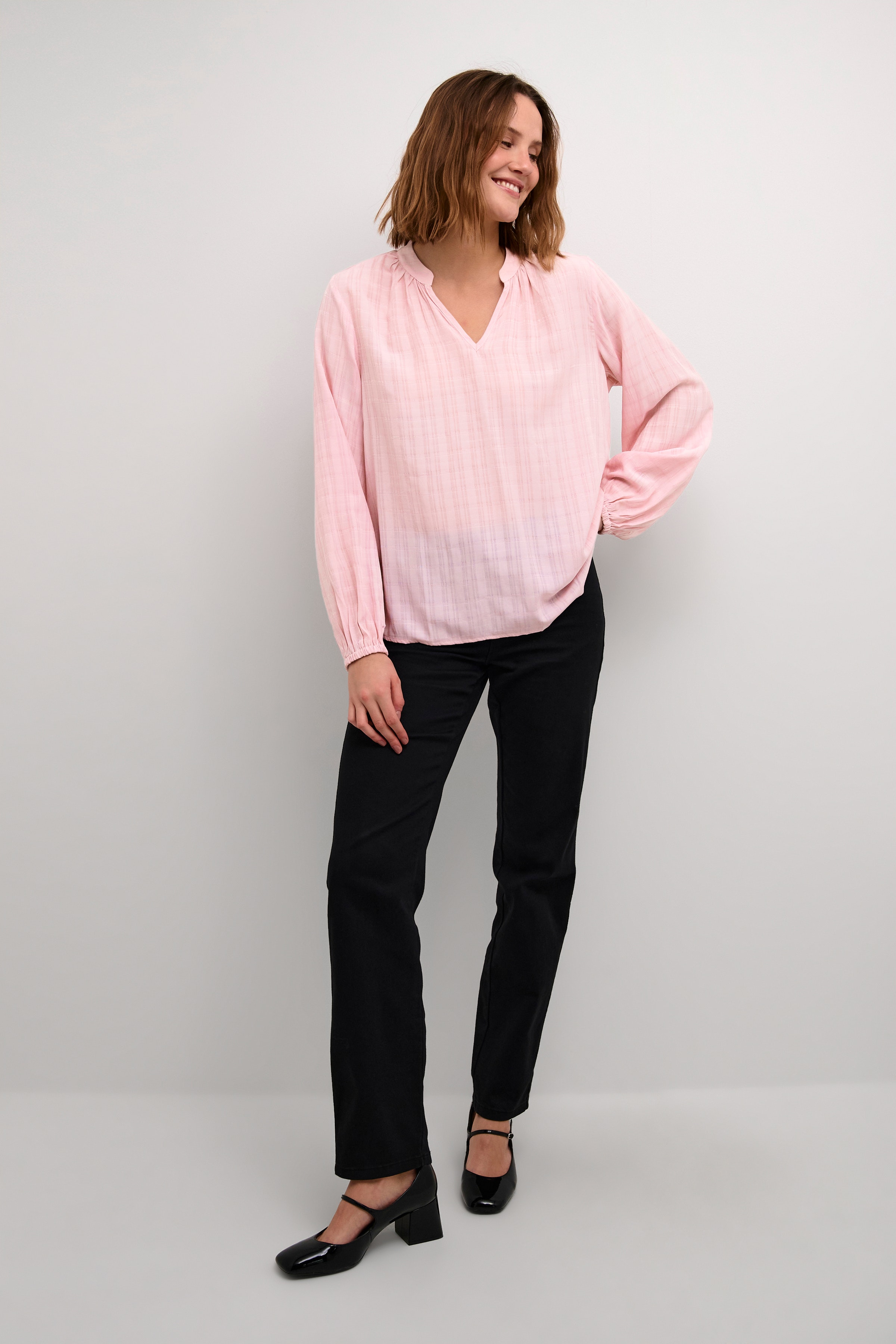 KAalice Bluse LOOKBOOK FRONT 10508879-106513