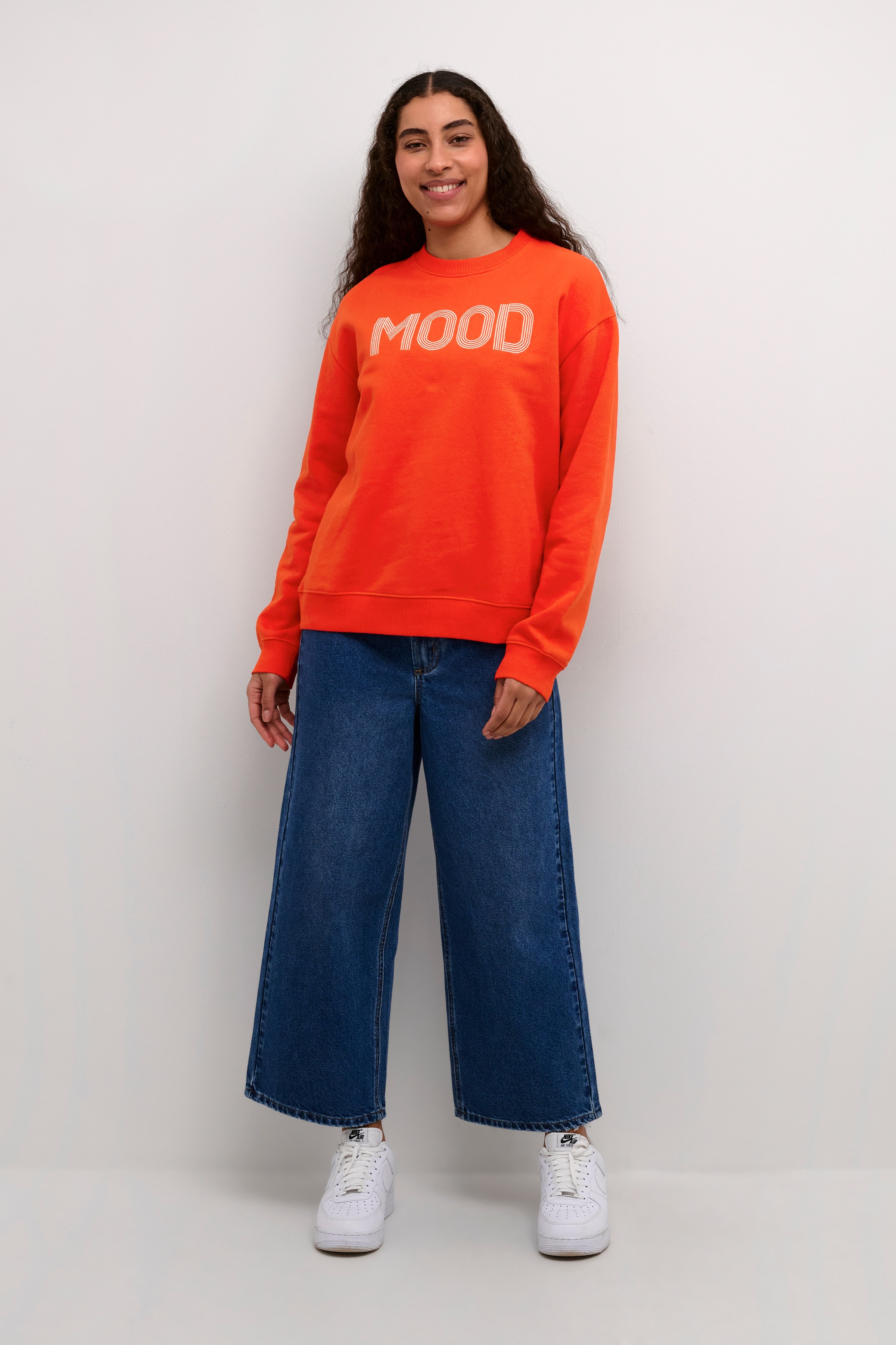 KAmolly Sweatshirt LOOKBOOK FRONT 10509087-181664