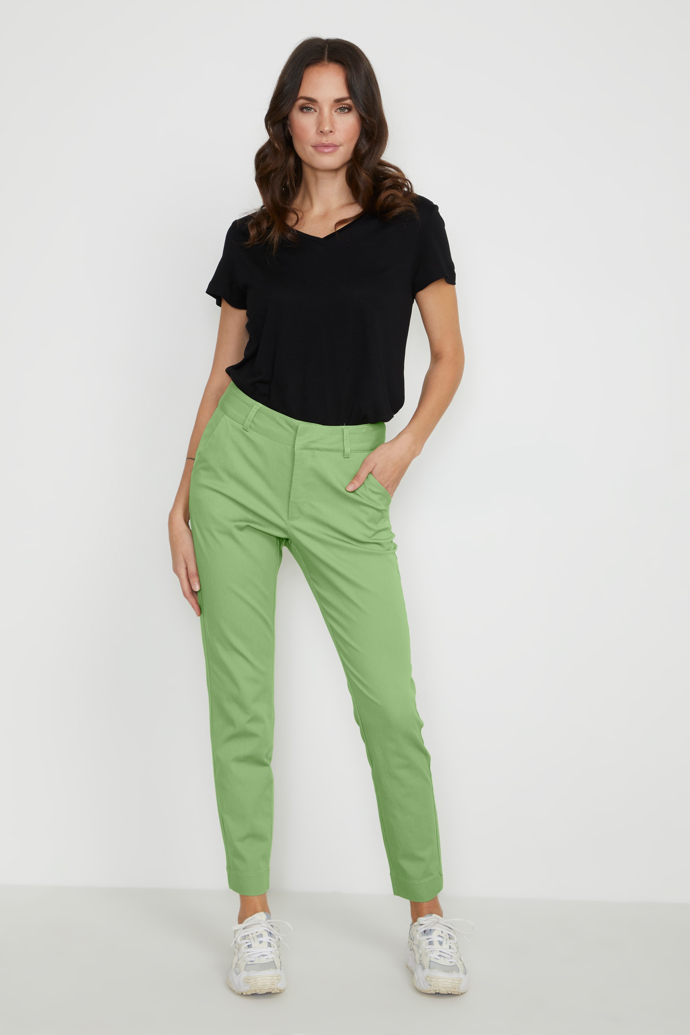 KAlea Bukser LOOKBOOK FRONT 10505191-156316