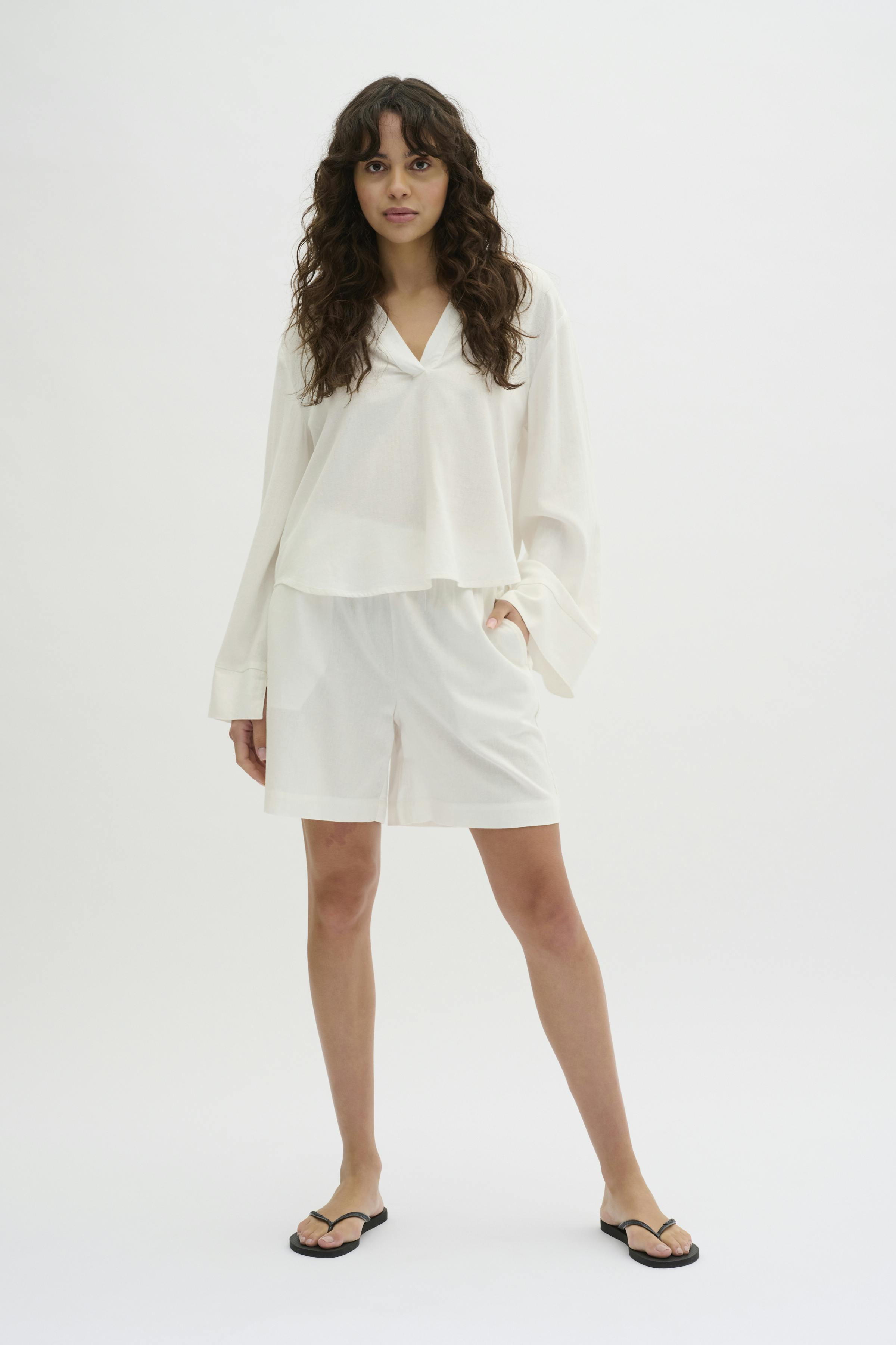 DiasMW Linen Shorts LOOKBOOK FRONT 10704702-110602