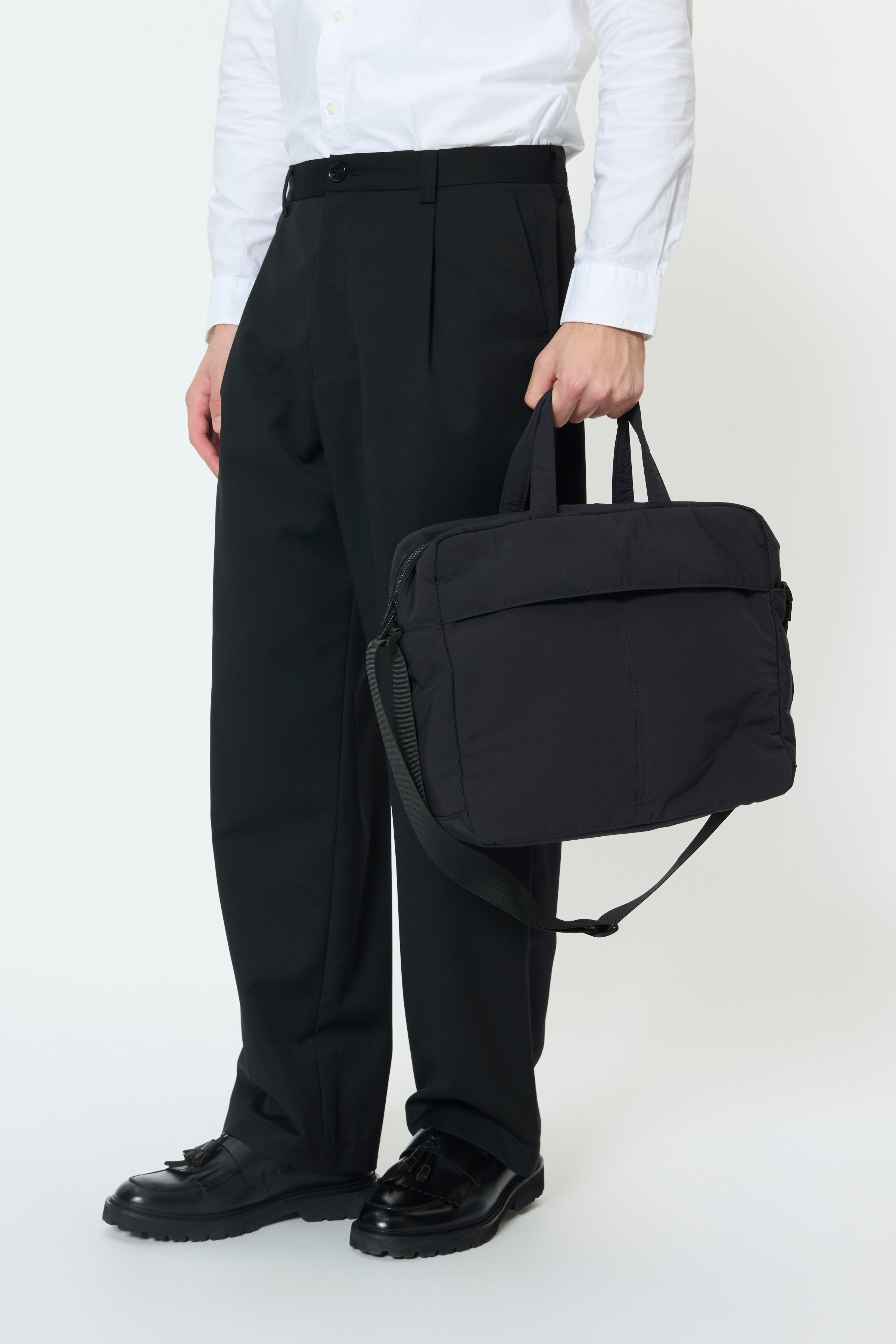 MAcomputo Pose LOOKBOOK FRONT 30208970-300275