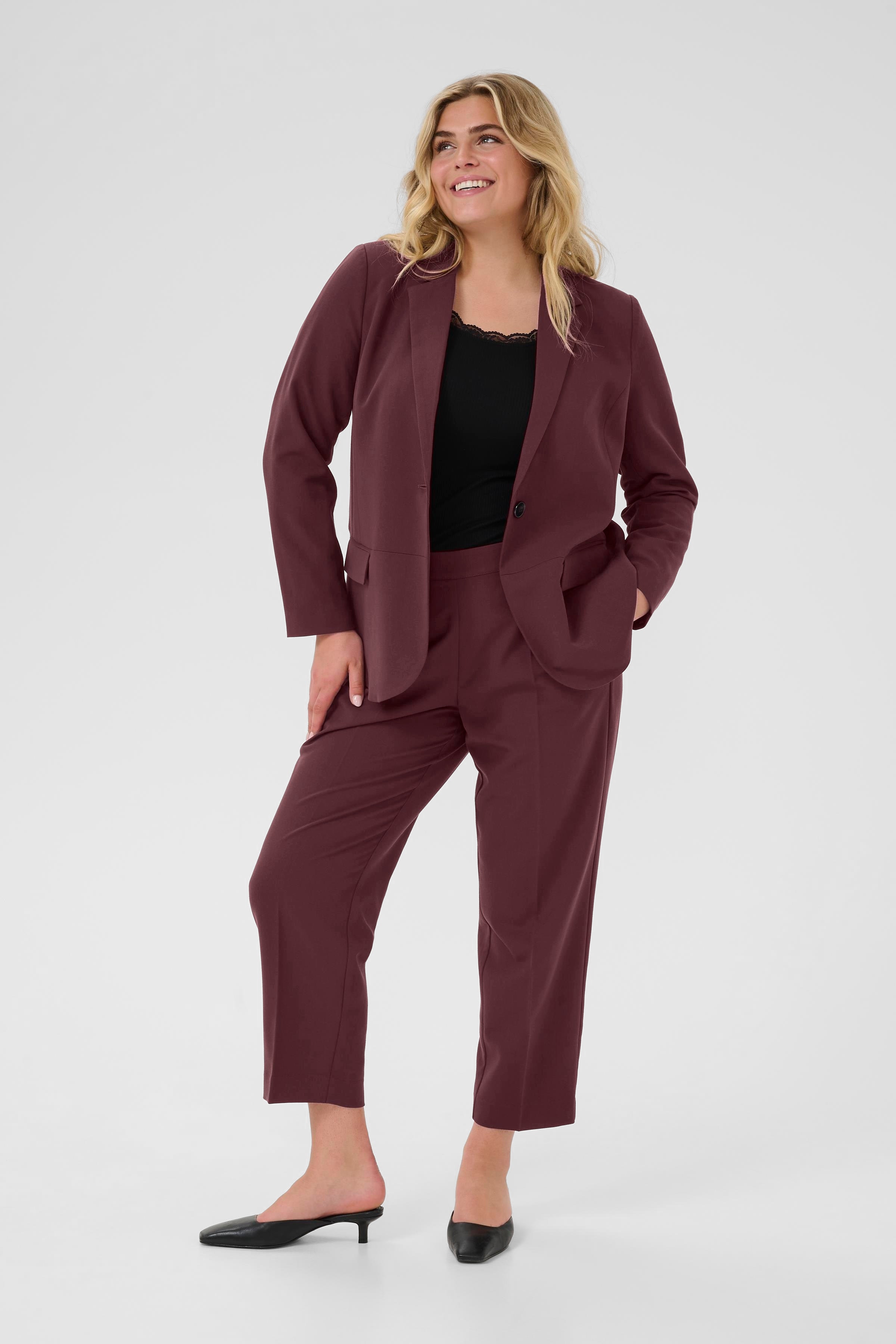 KCsakira Byxor LOOKBOOK FRONT 10580650-191619