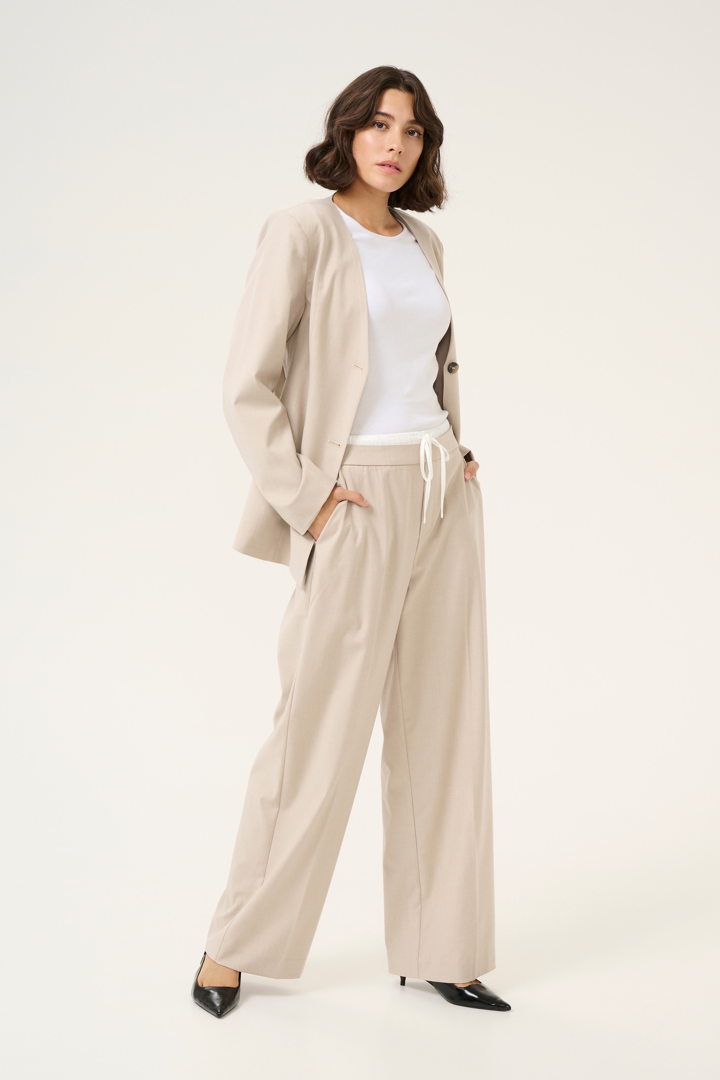 KAvindy Bukser LOOKBOOK FRONT 10509675-1513051