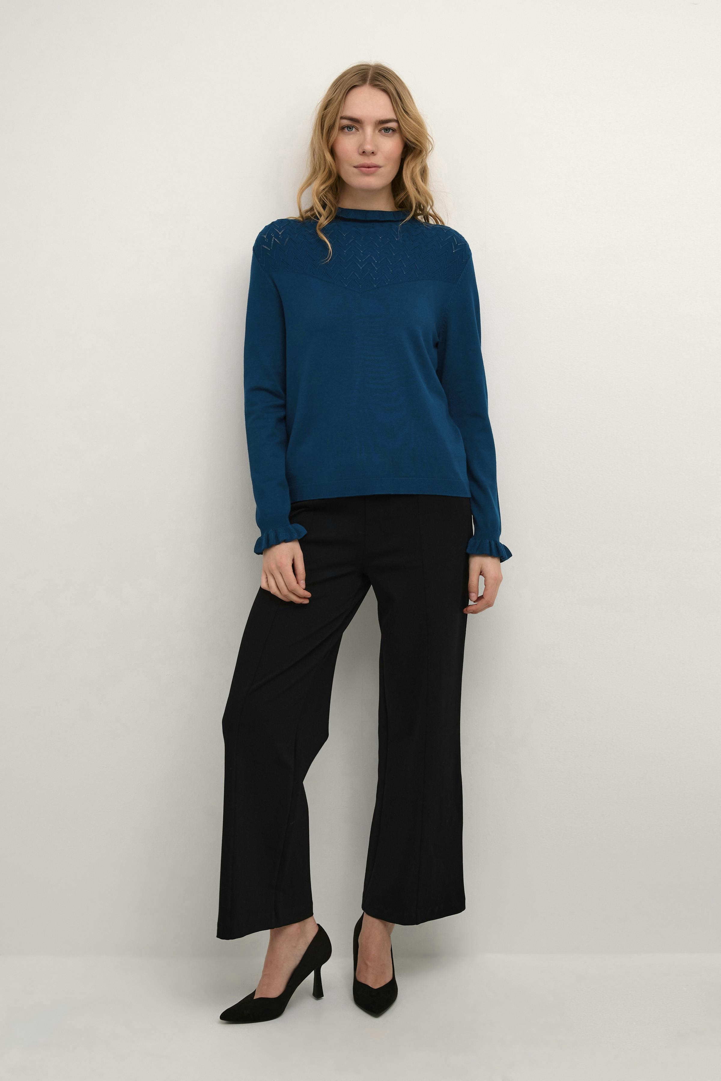 CRVillea Pullover LOOKBOOK FRONT 10611897-194038