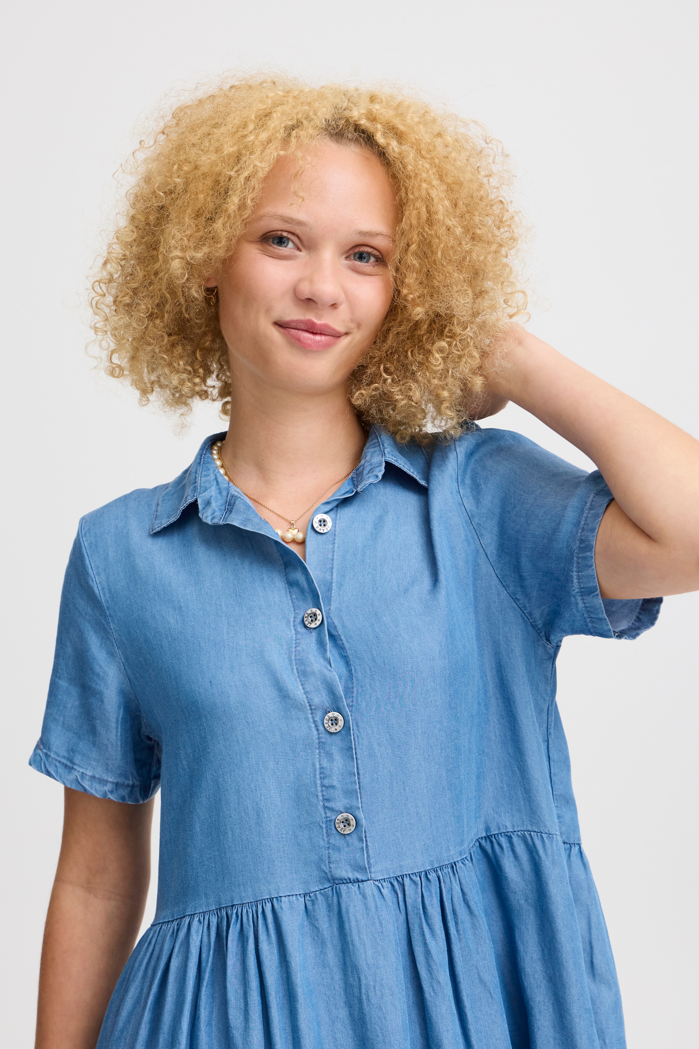 SBJARLINY Kjole LOOKBOOK DETAIL 22100618-203403