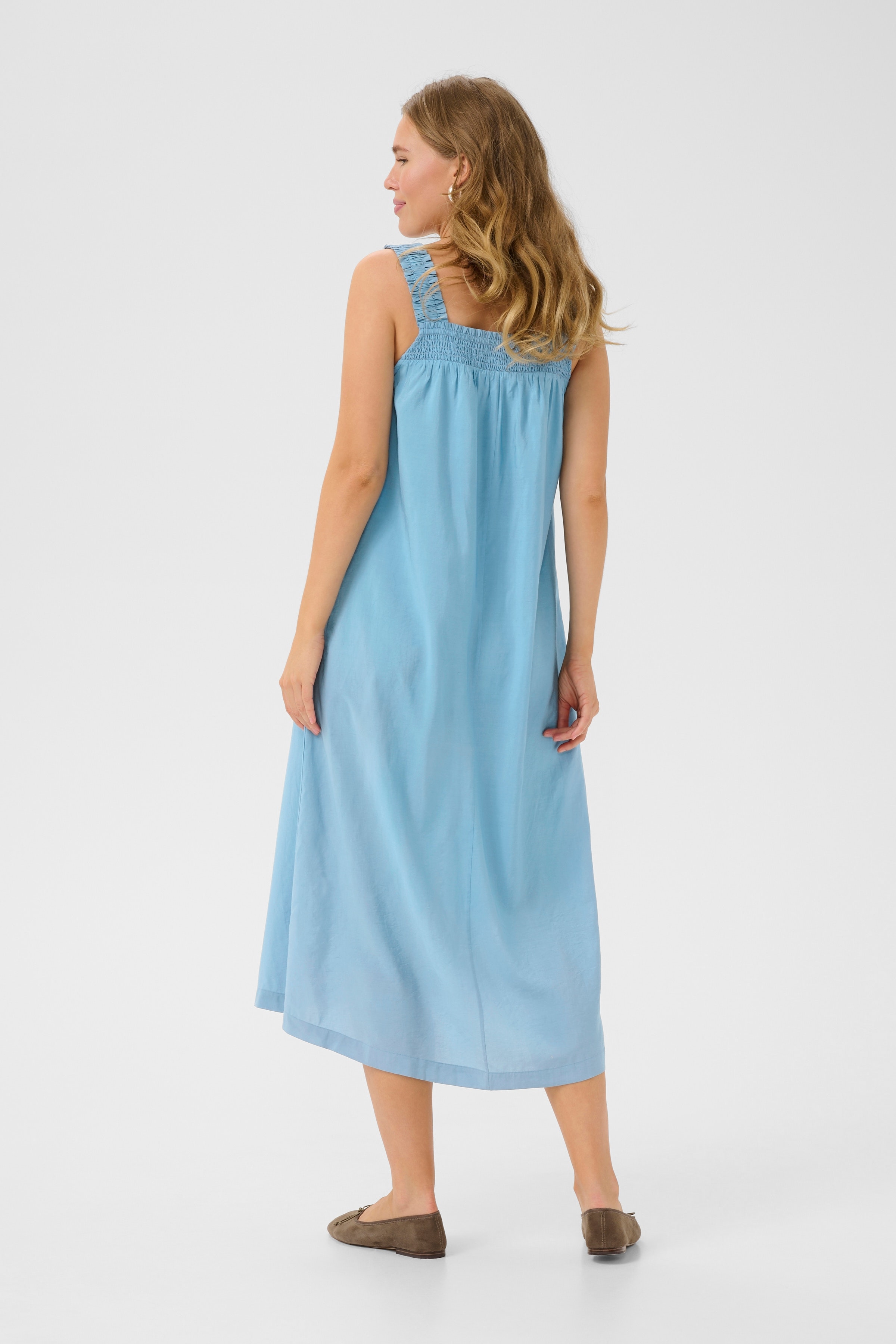 BPjuliana Kleid LOOKBOOK BACK 10590911-164127B