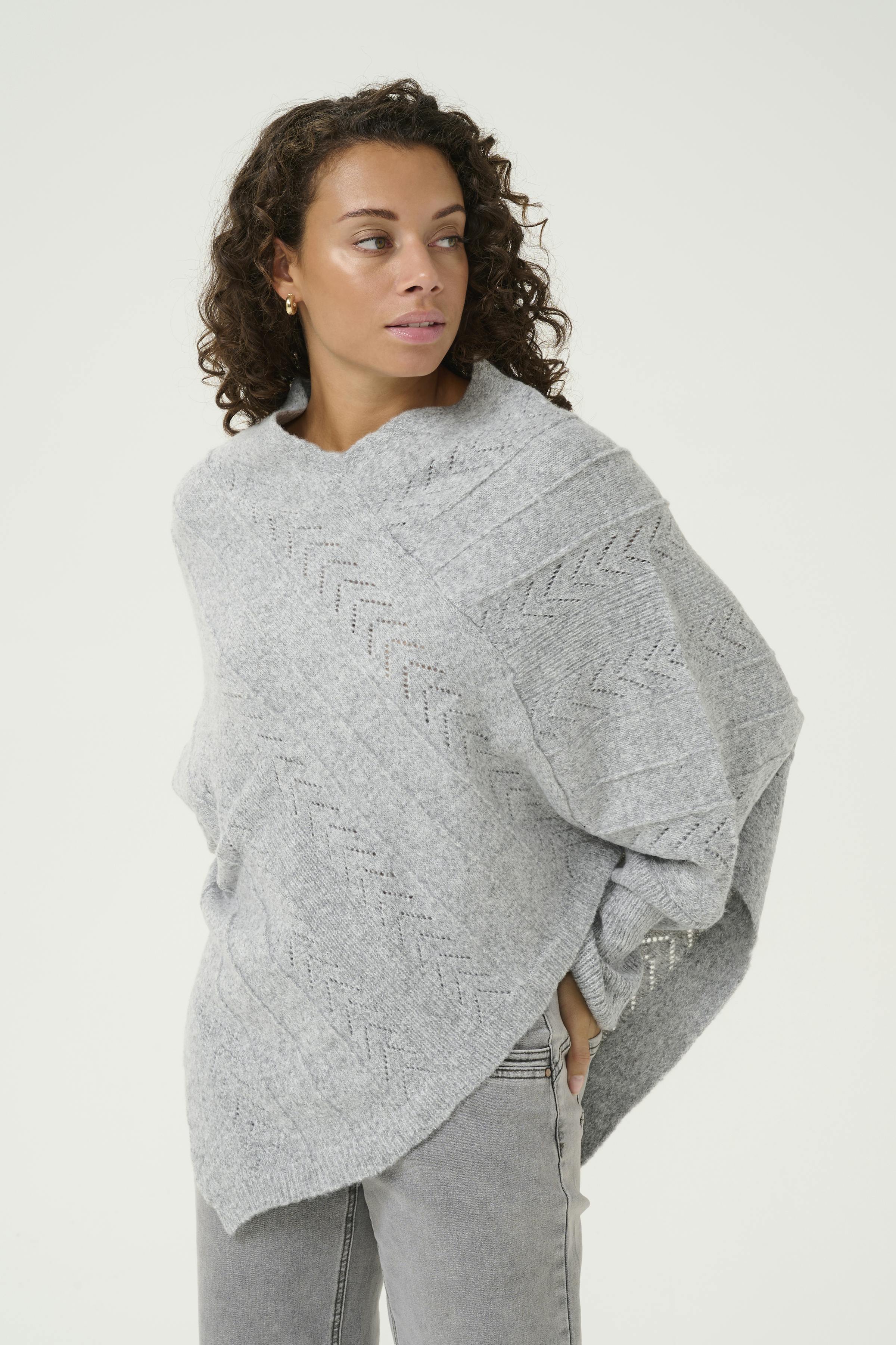 CRHoliday Poncho LOOKBOOK FRONT 10610828-100827