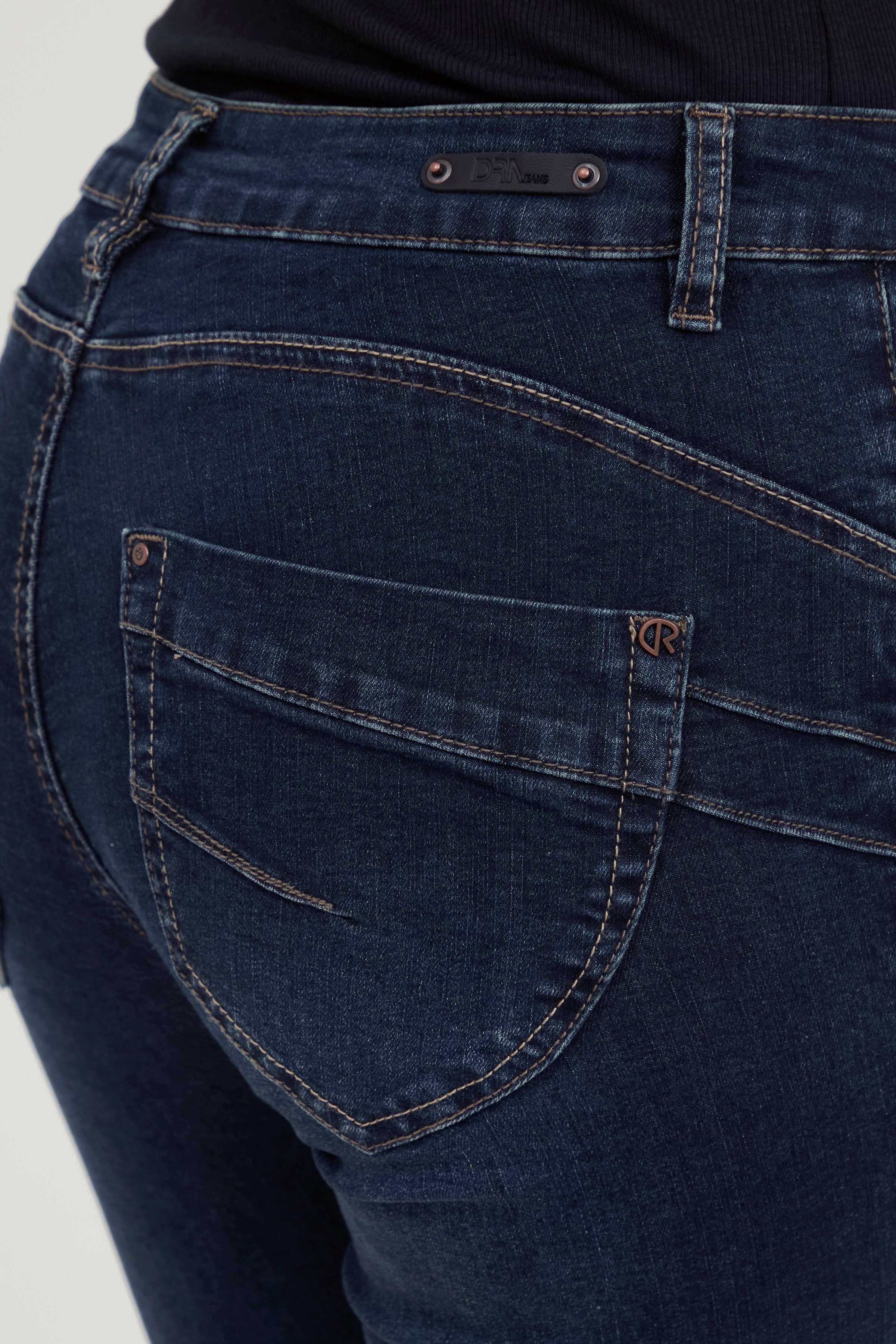 Jeans LOOKBOOK DETAIL 20404073-200368