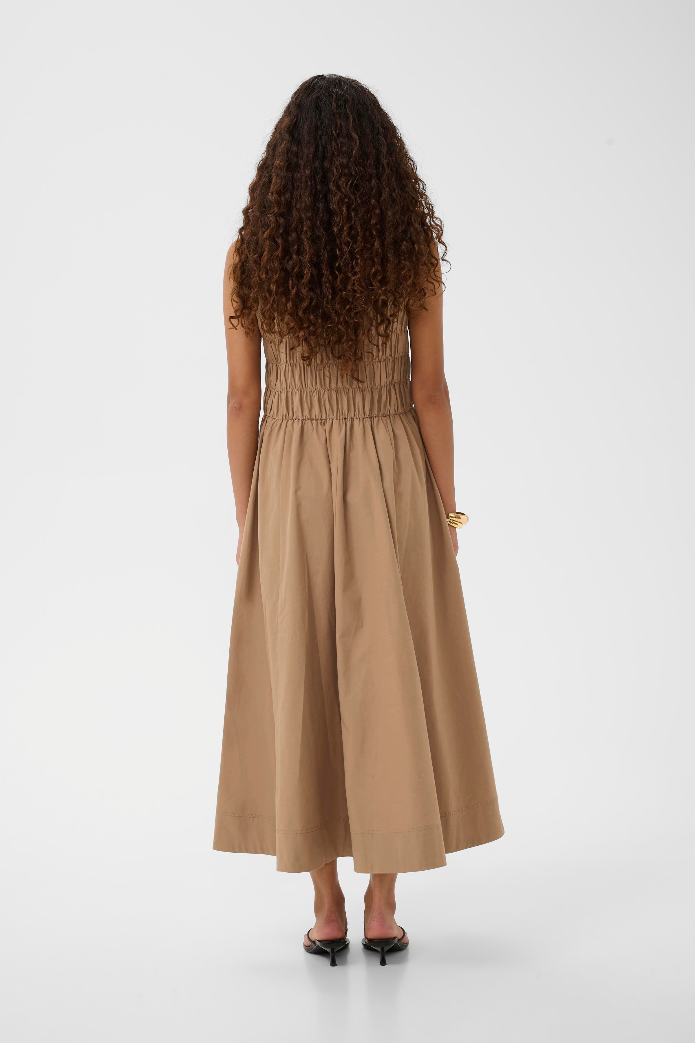 YachiIW Kleid LOOKBOOK BACK 30106430-171319