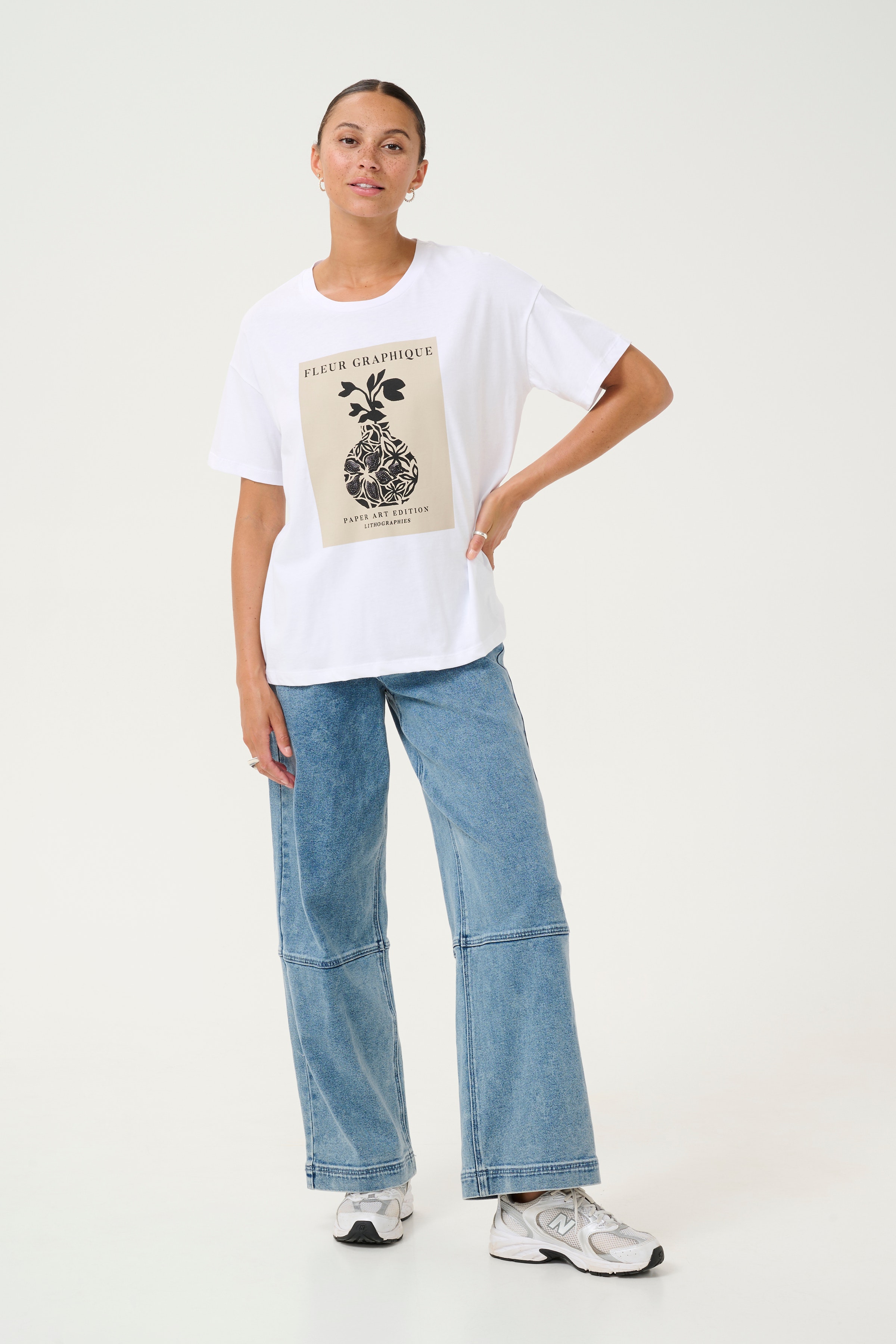 KAfin T-shirt LOOKBOOK FRONT 10509598-110601