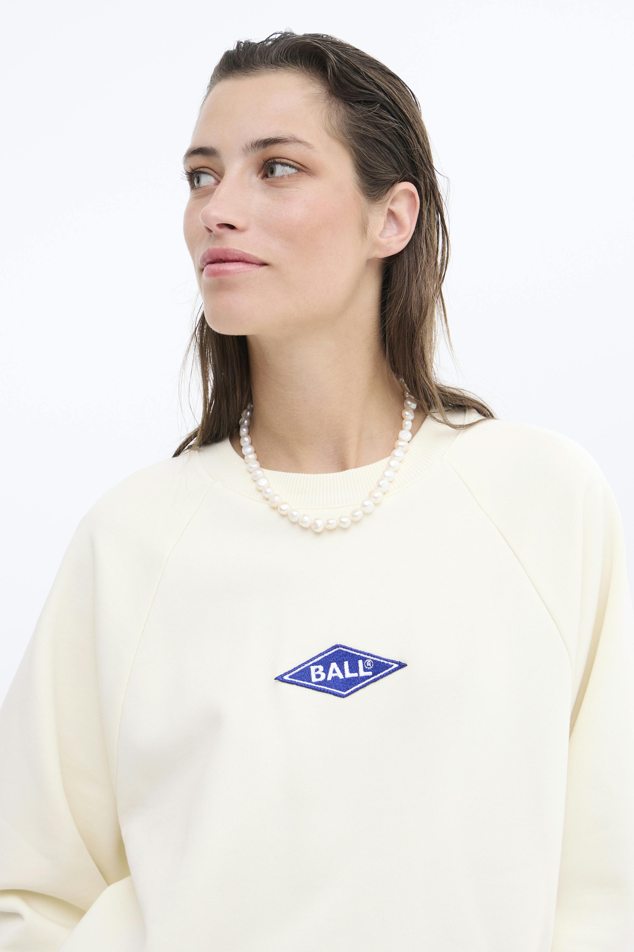 BALL RIMINI RAGLAN CREW NECK LOOKBOOK DETAIL 50405204-B1010