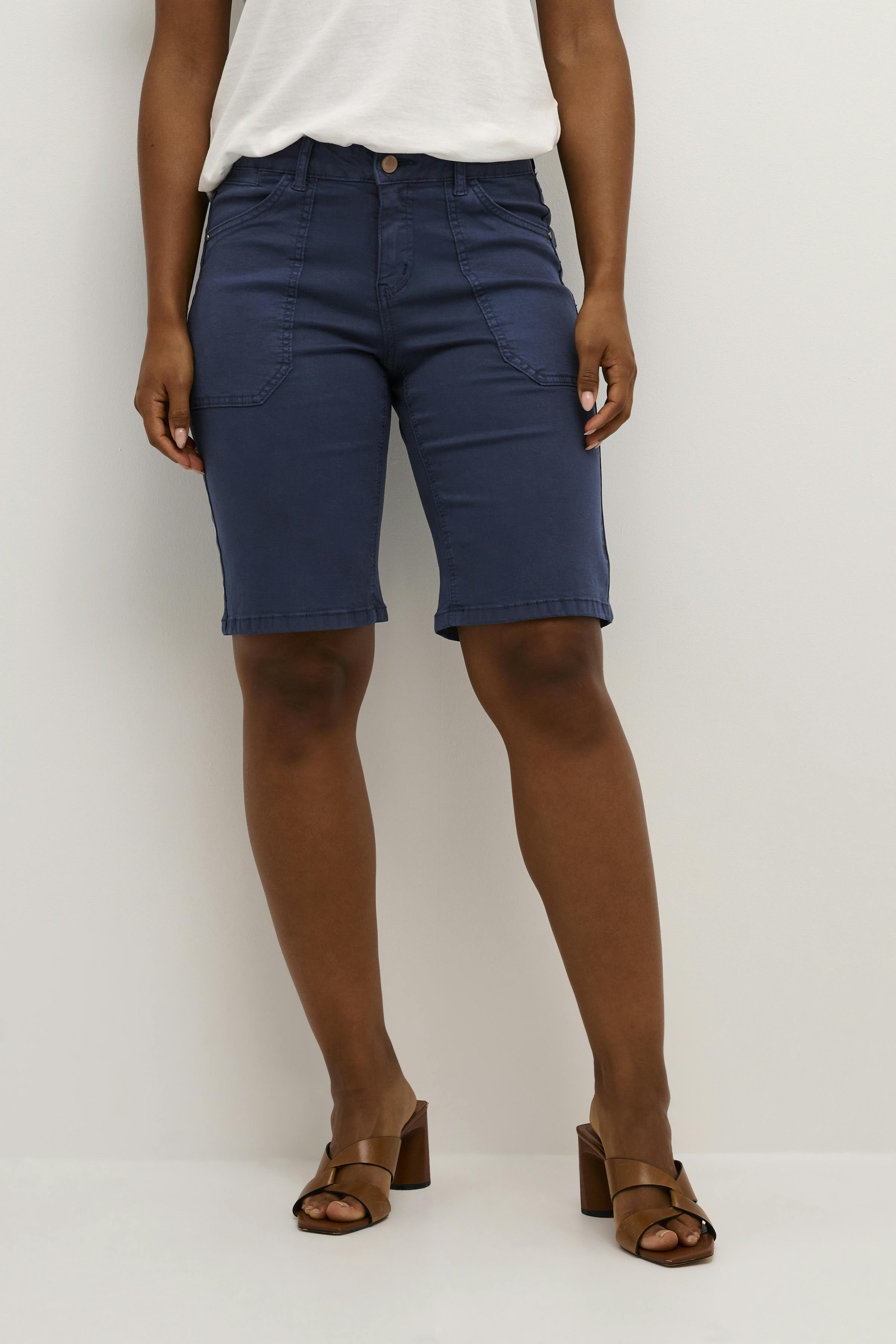 CRAnn Shorts LOOKBOOK FRONT 10612270-194024