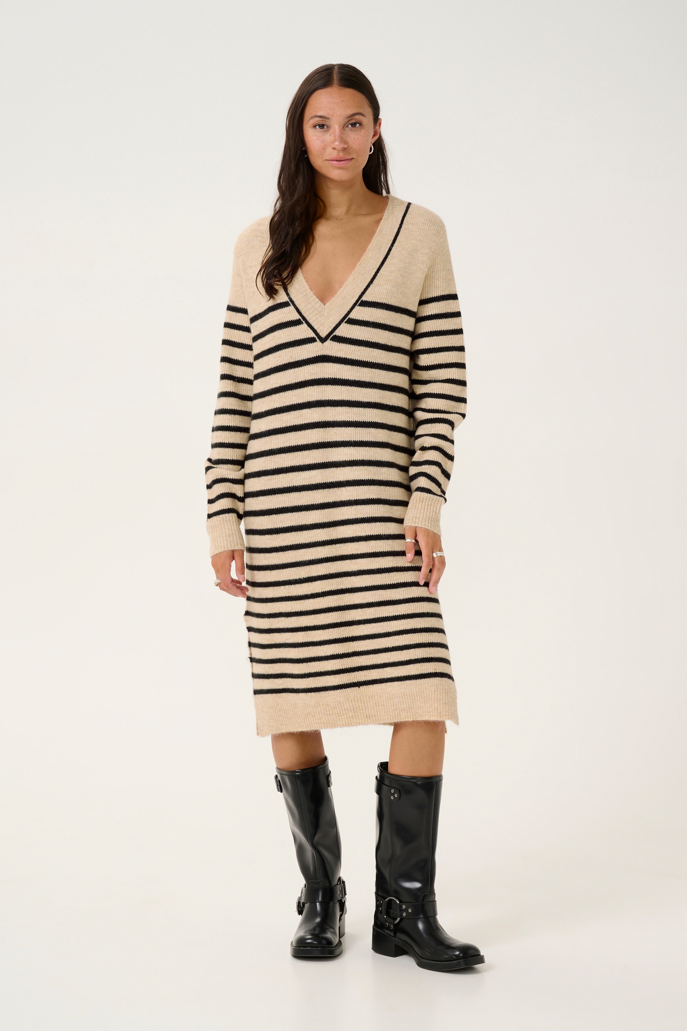 KAjuno Kjole LOOKBOOK FRONT 10509380-106760