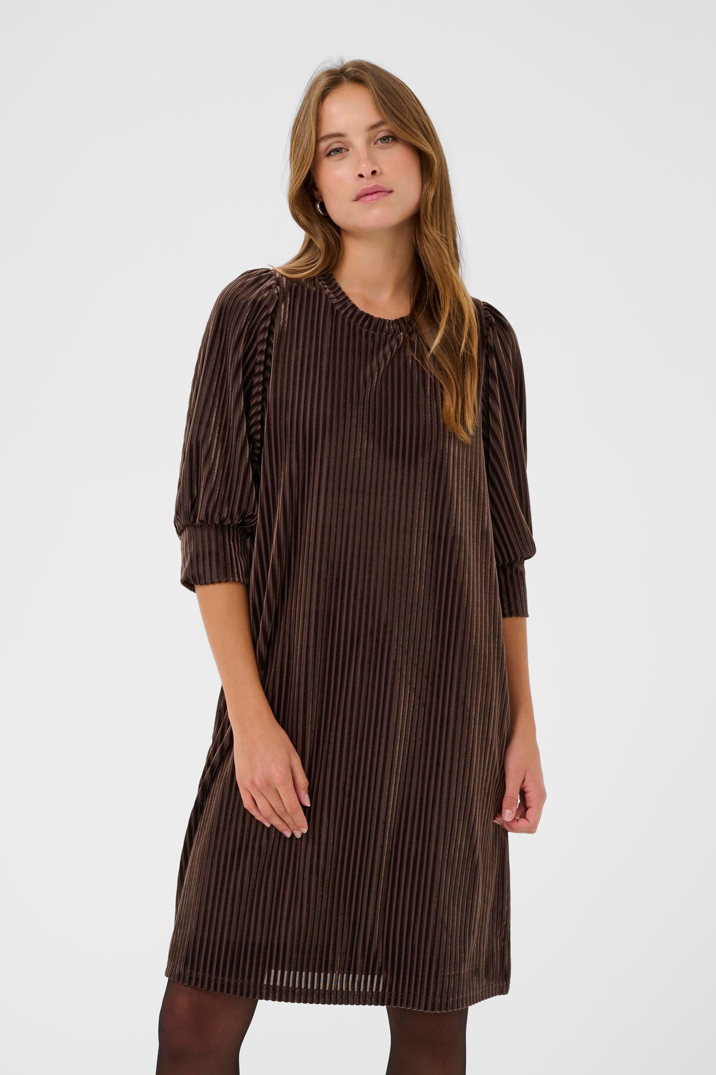 KAcaca Dress LOOKBOOK FRONT 10509795-191111