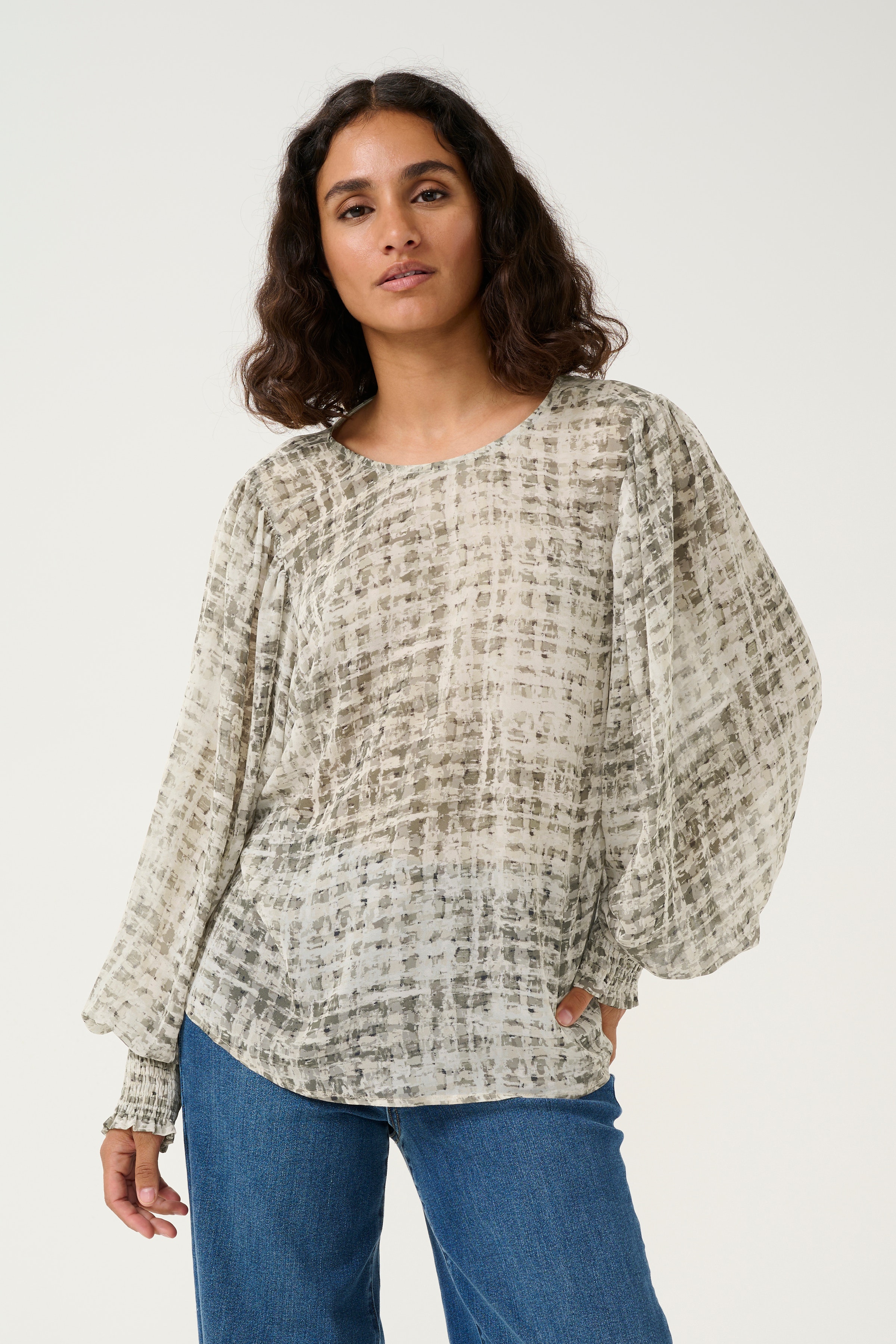 KAtrinike Bluse LOOKBOOK FRONT 10509411-106805