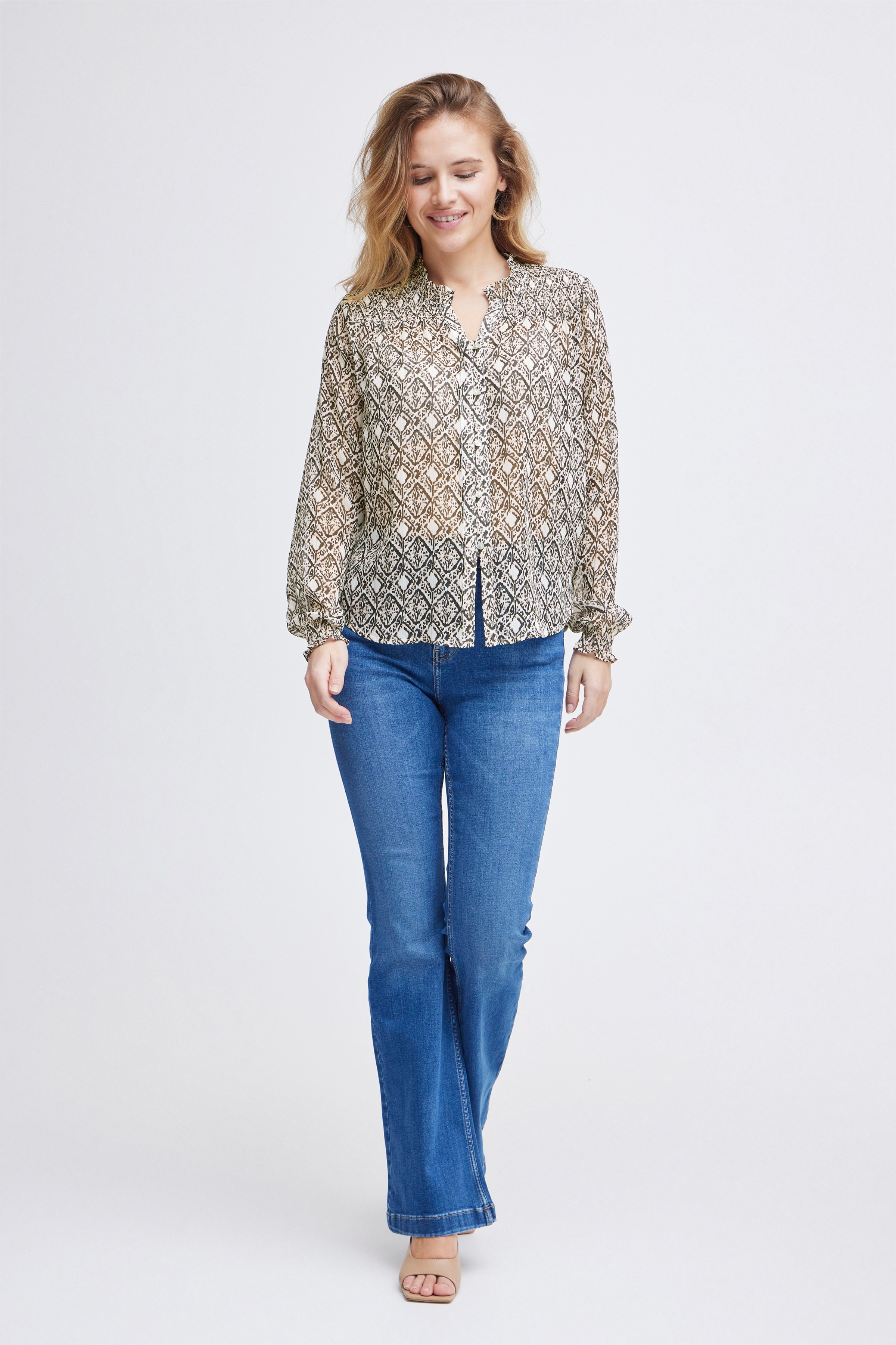 PXSAGA Bluse LOOKBOOK FRONT 50208575-203968