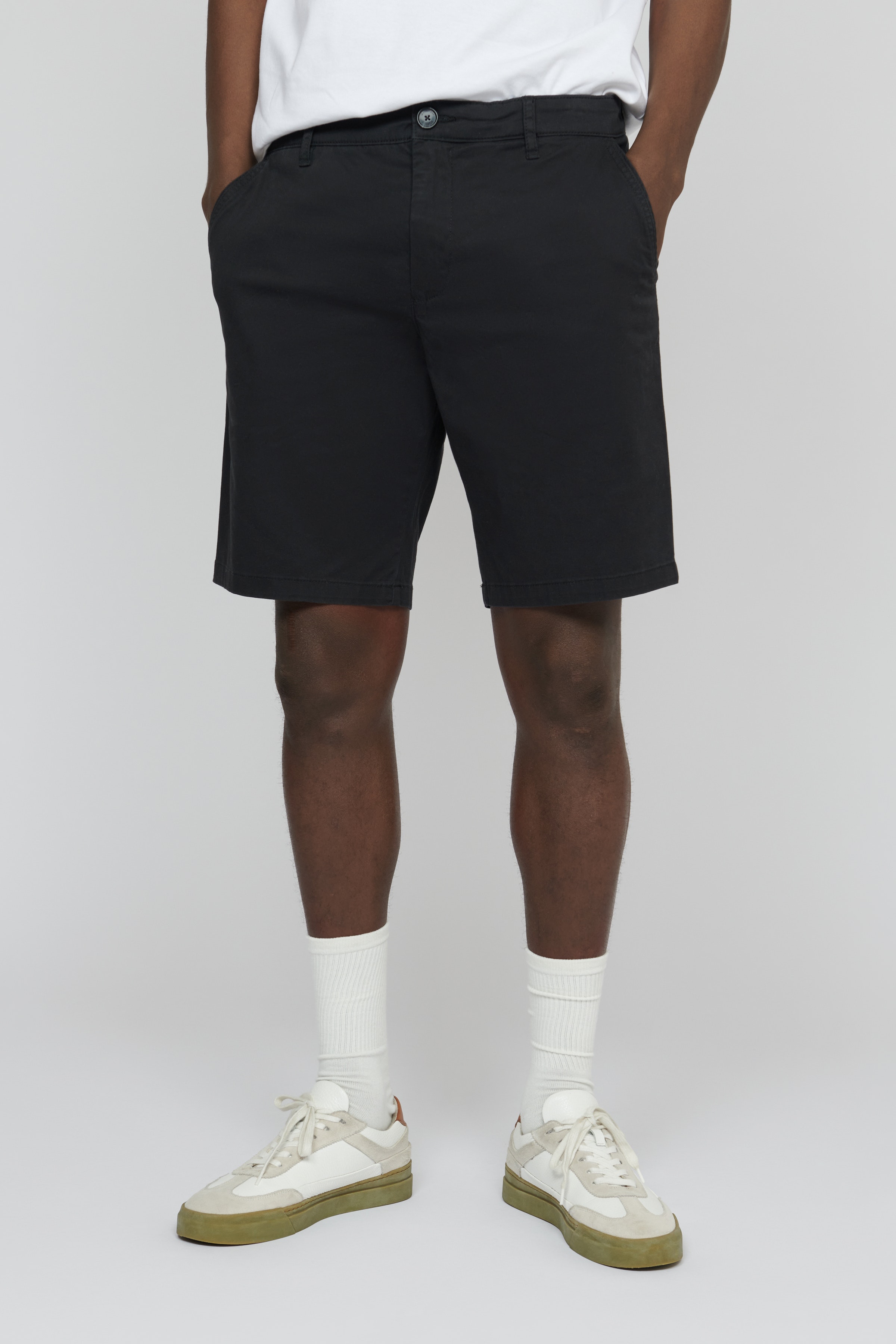 MAthomas Shorts LOOKBOOK FRONT 30206562-300275