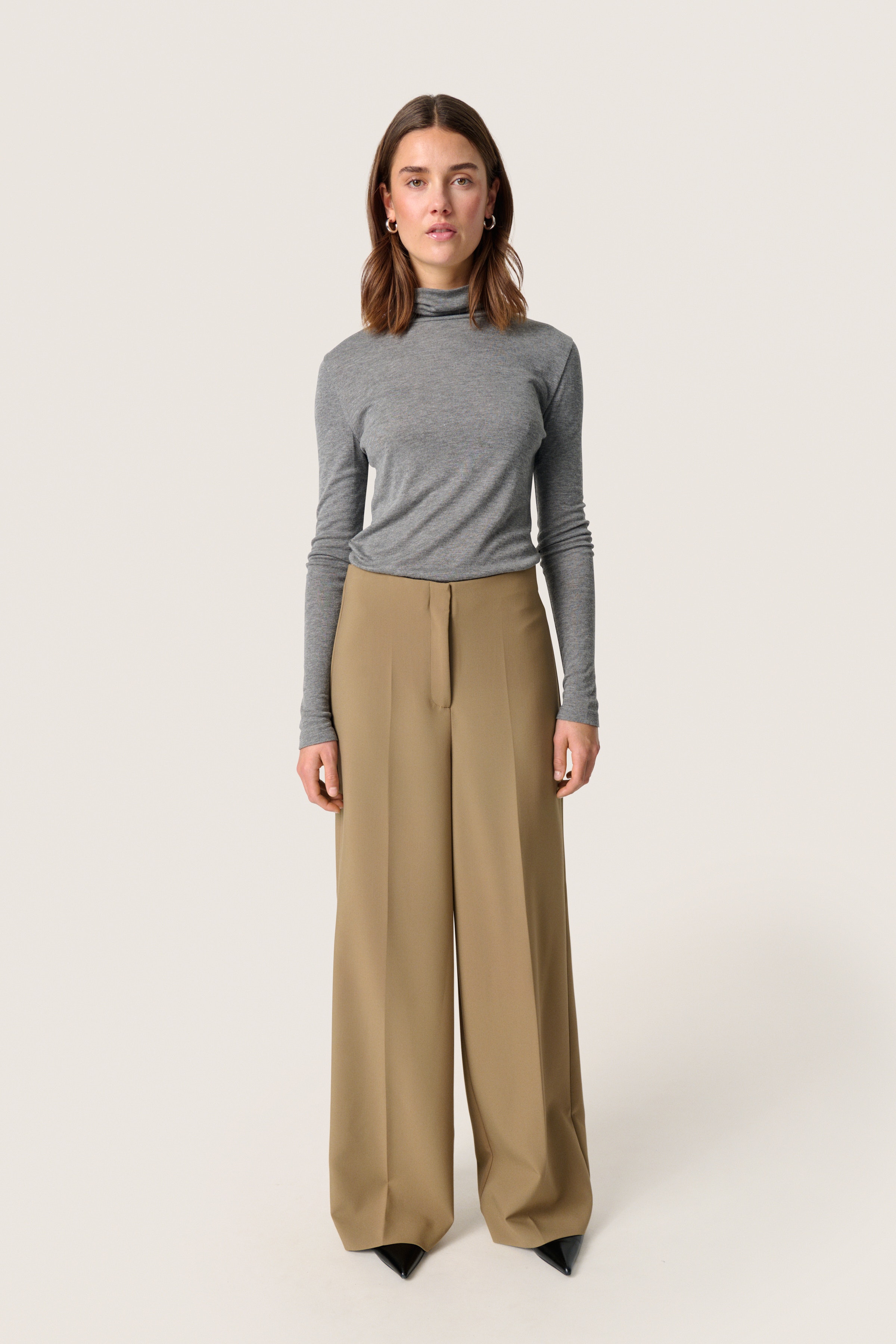 SLCorinne Wide Hose LOOKBOOK FRONT 30407228-180617