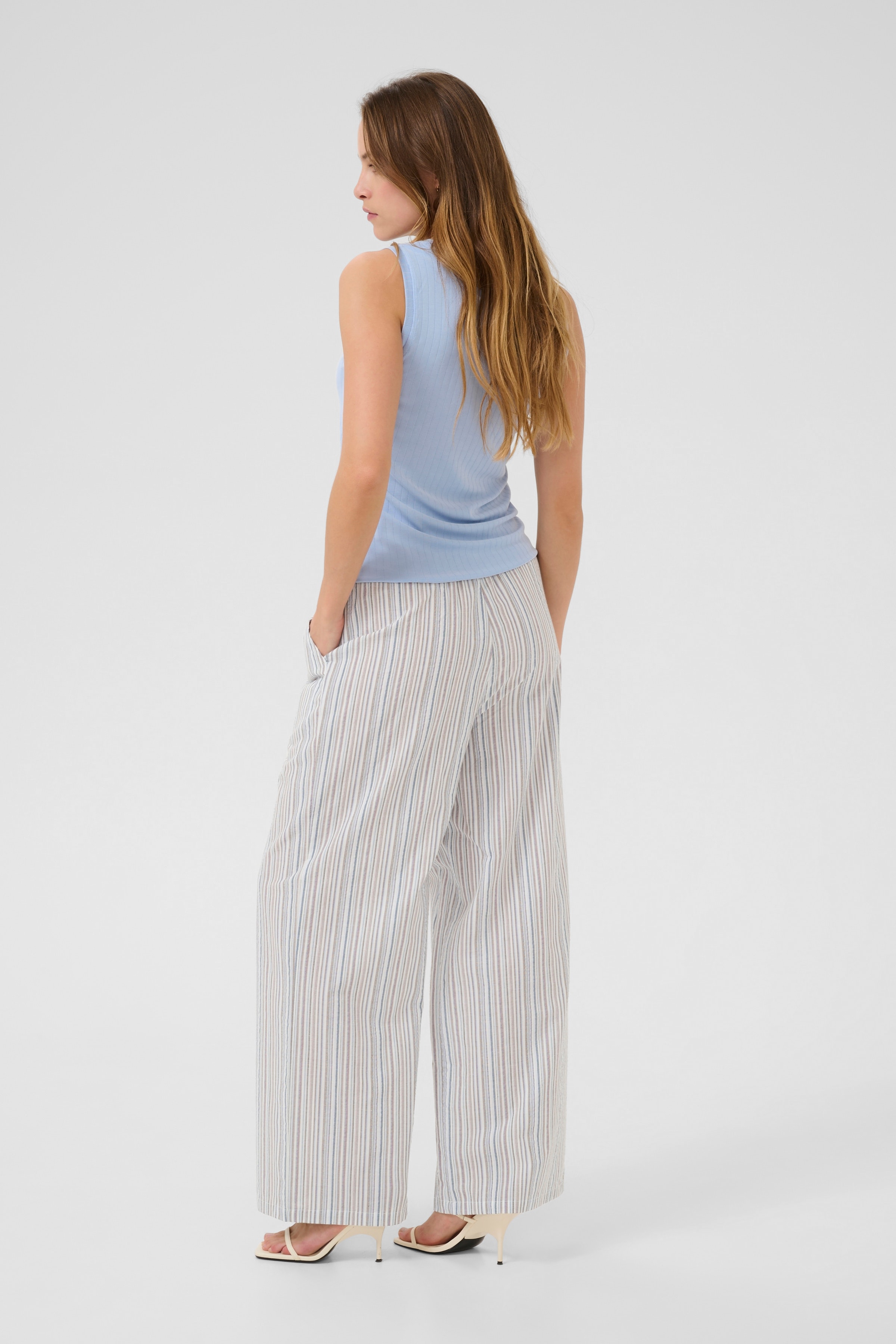 CUtwila Hose LOOKBOOK BACK 50111888-107645