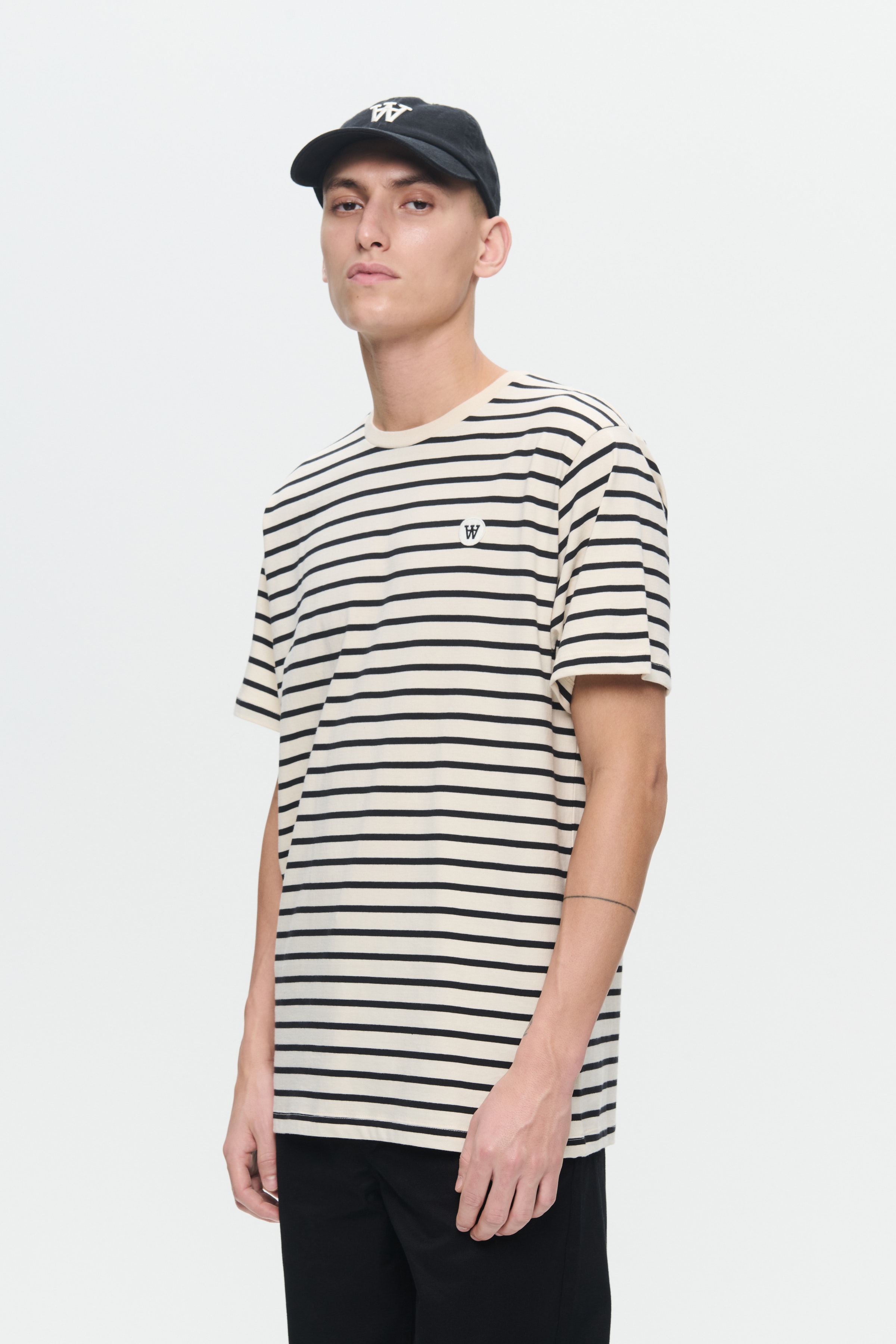 WWAce Stripe T-shirt LOOKBOOK FRONT 30251373-303700