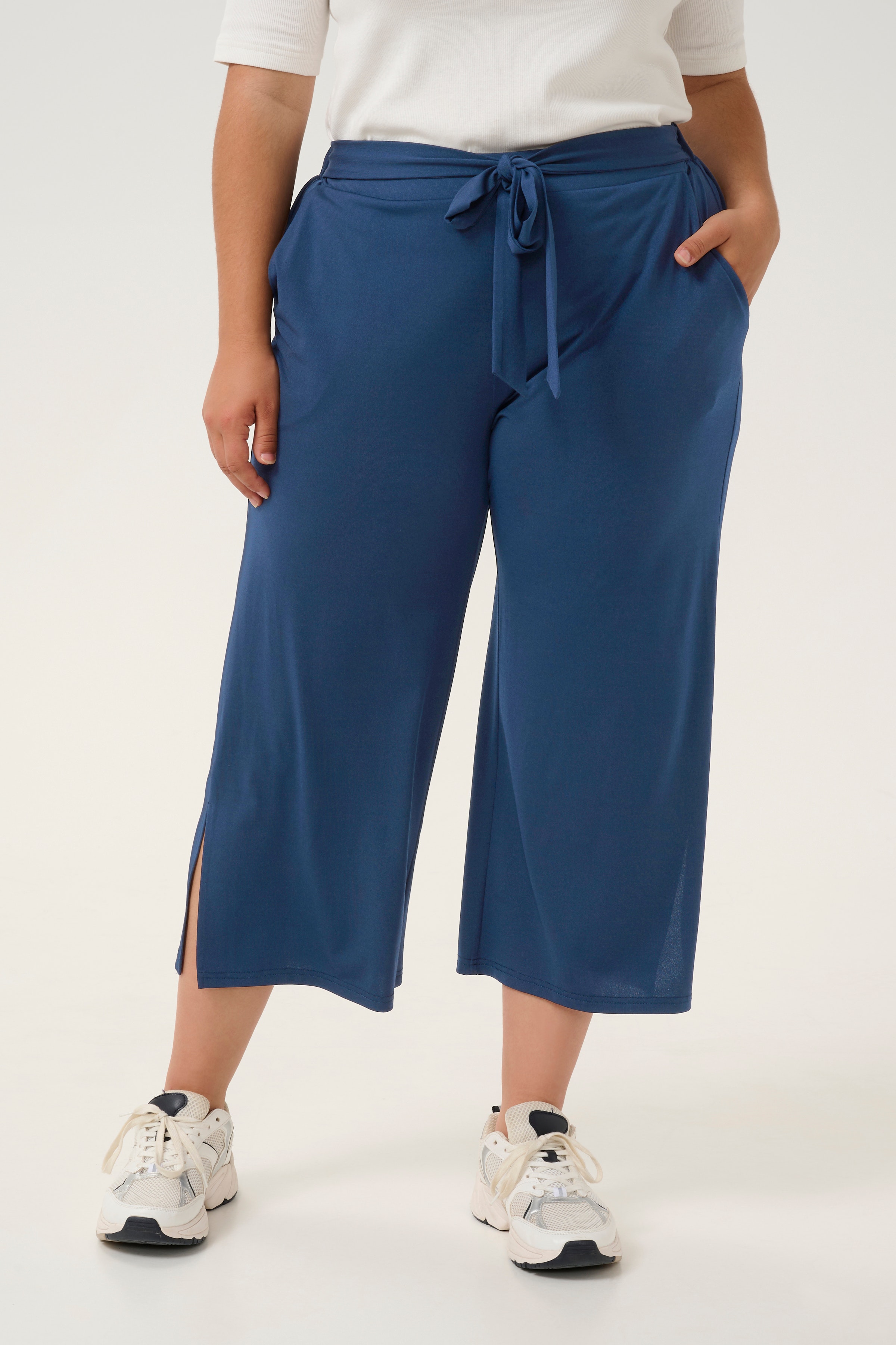 KCmello Trousers LOOKBOOK FRONT 10580503-194020