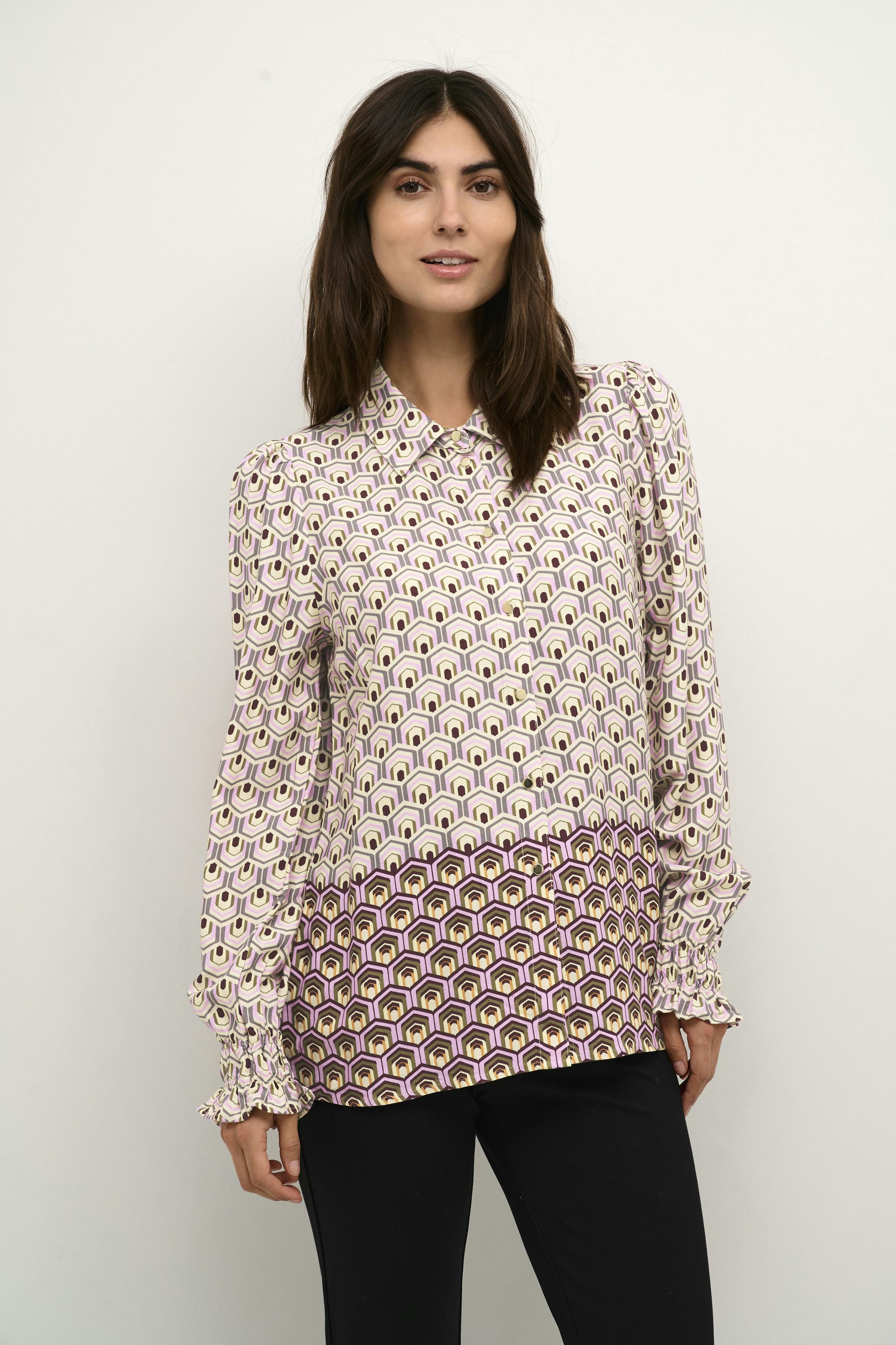 CUbora Blouse LOOKBOOK FRONT 50109844-192118