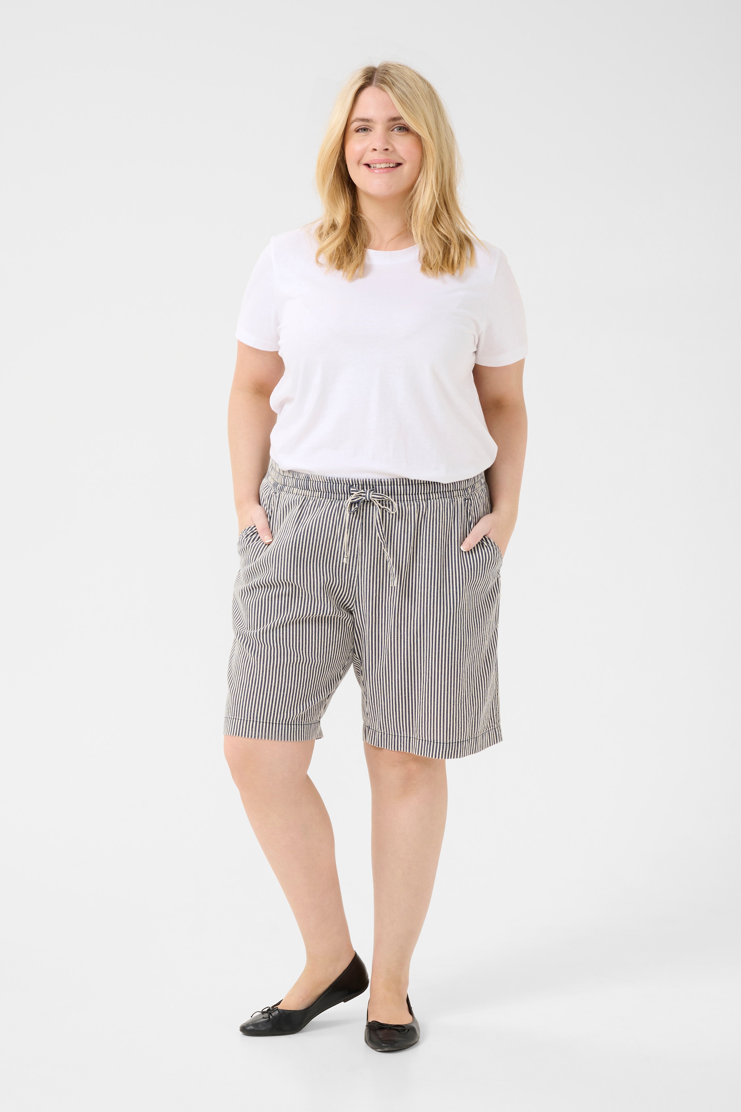 KCnana Shorts LOOKBOOK FRONT 10583309-106298