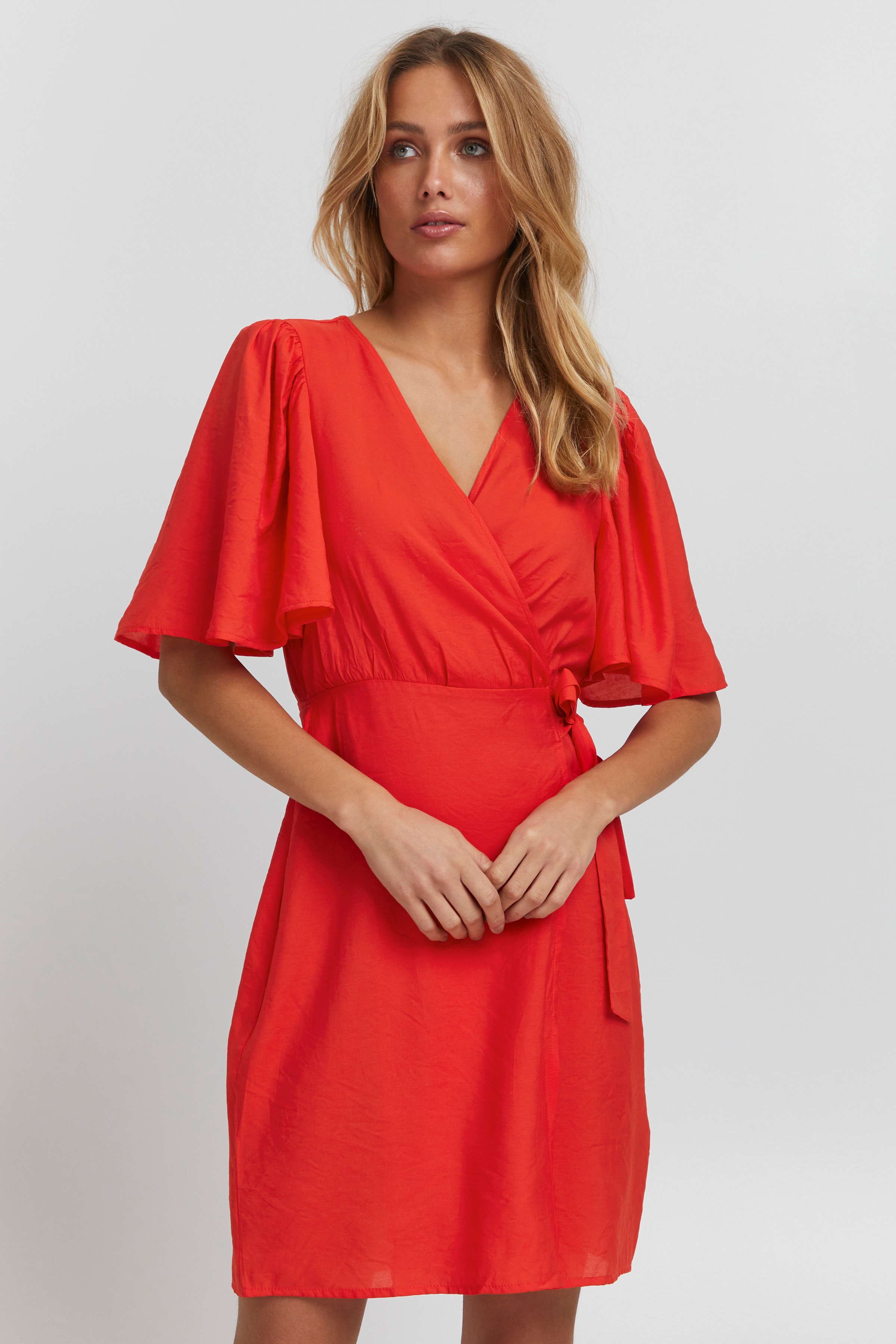 IXIRA Kjole LOOKBOOK FRONT 20117760-171663