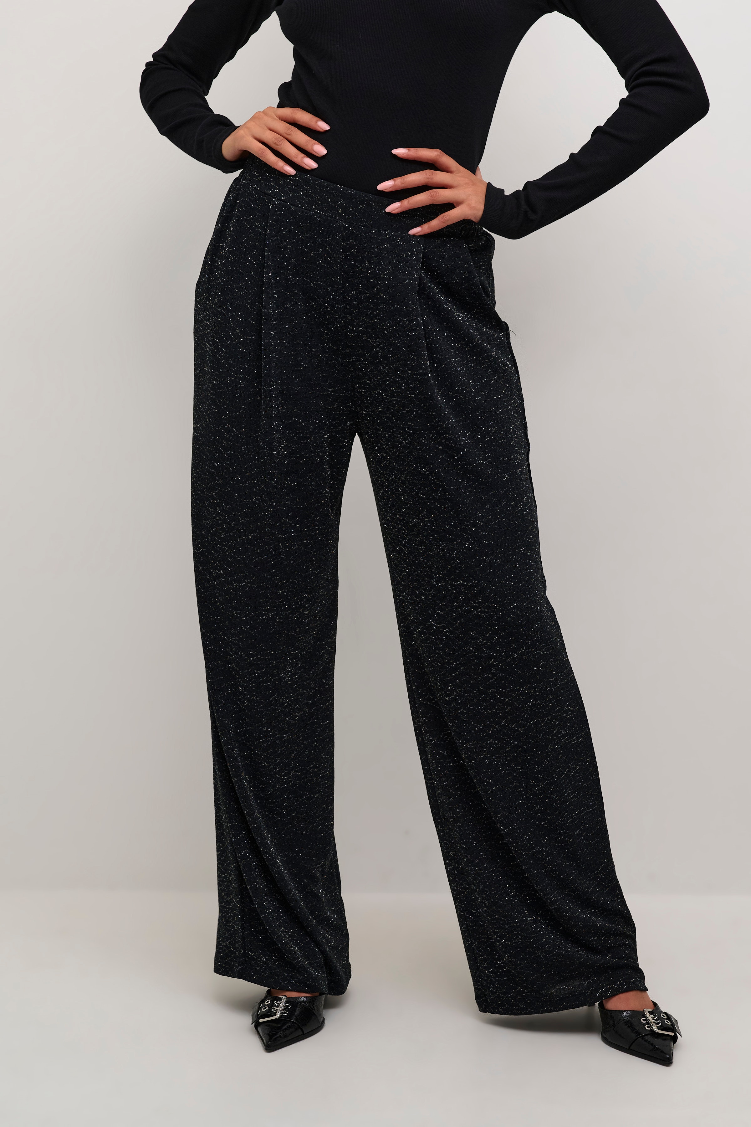 KAellie Bukser LOOKBOOK FRONT 10509265-106669
