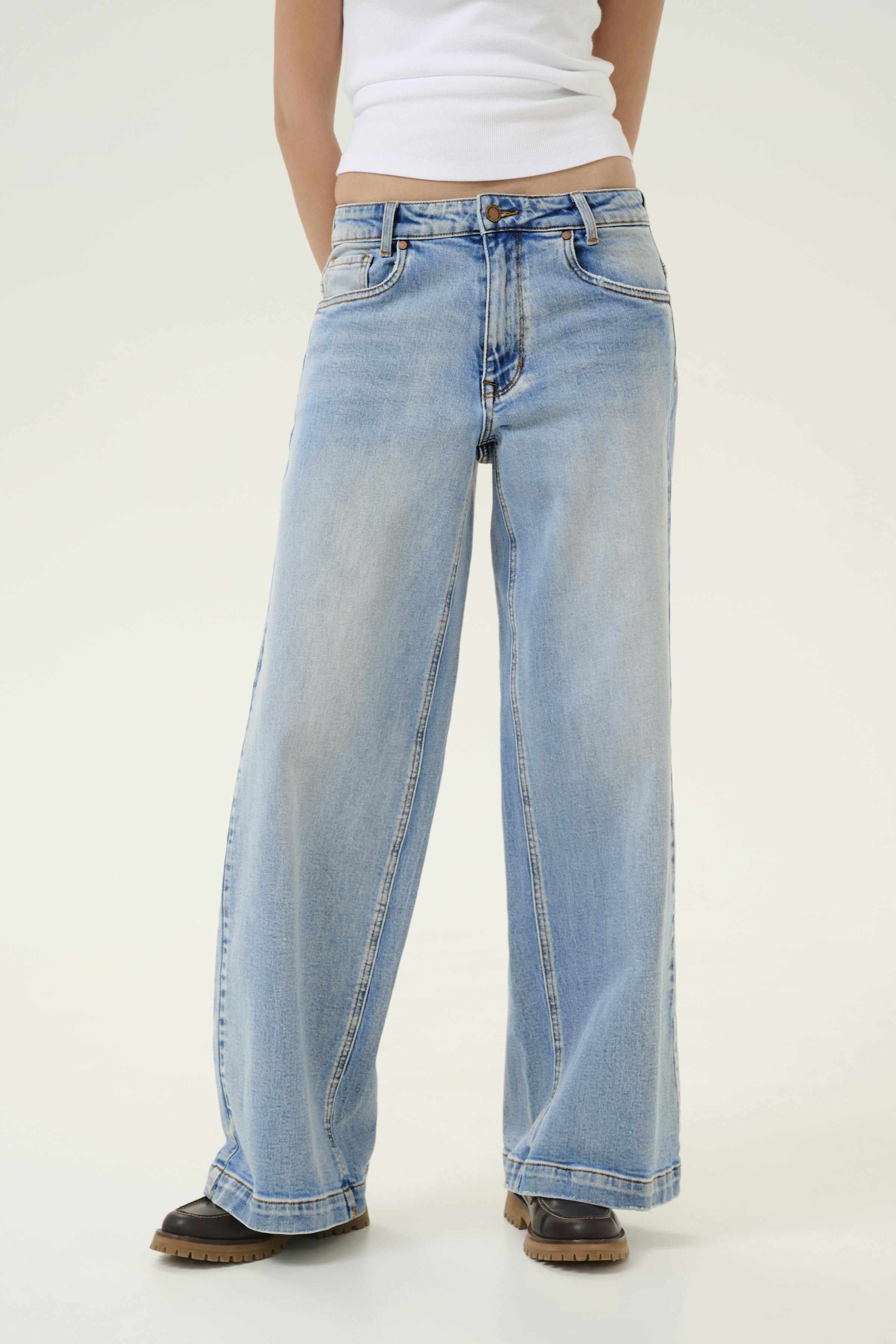 DangoMW Jeans LOOKBOOK FRONT 10704622-100046