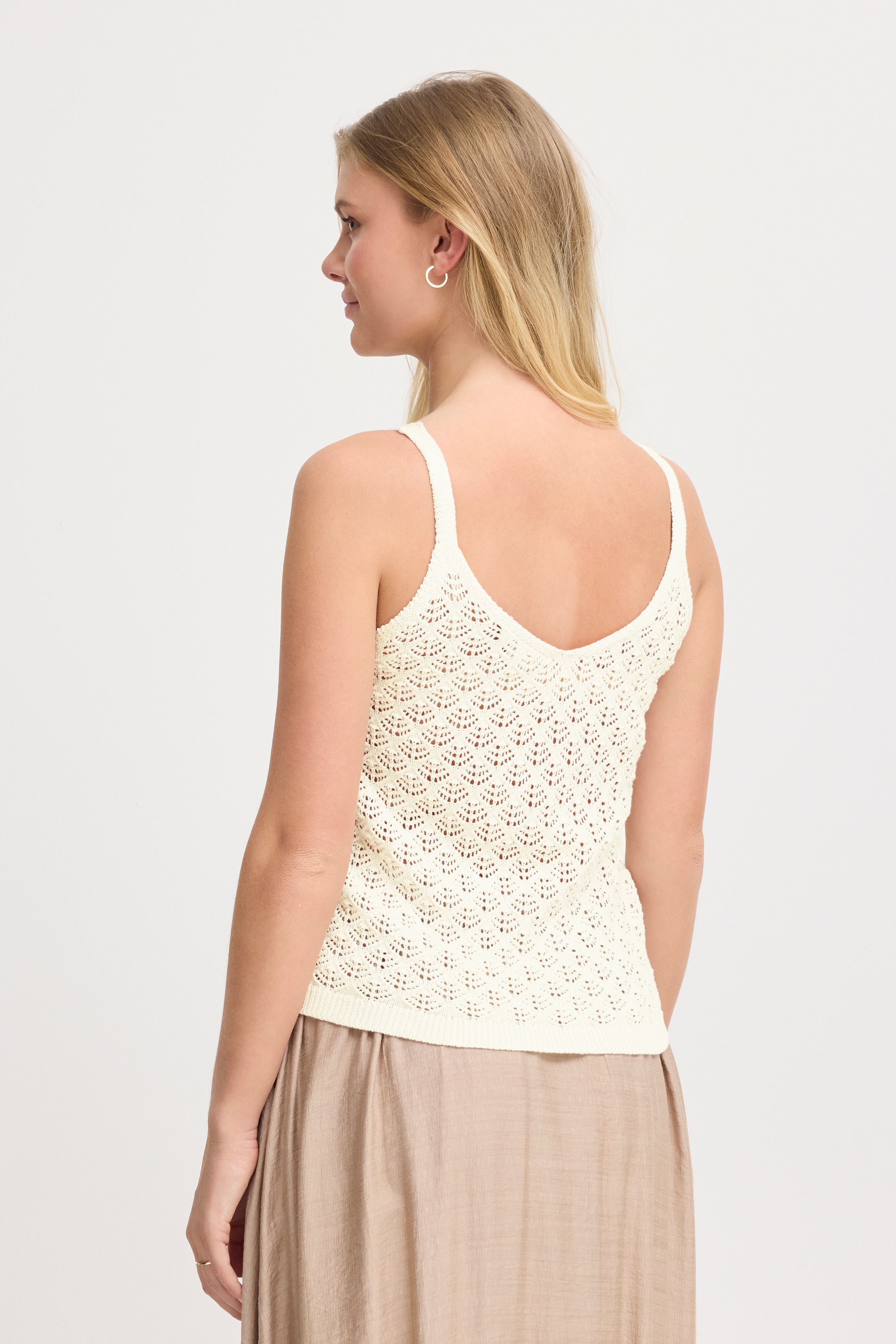 FRODA Top LOOKBOOK BACK 20615696-110701
