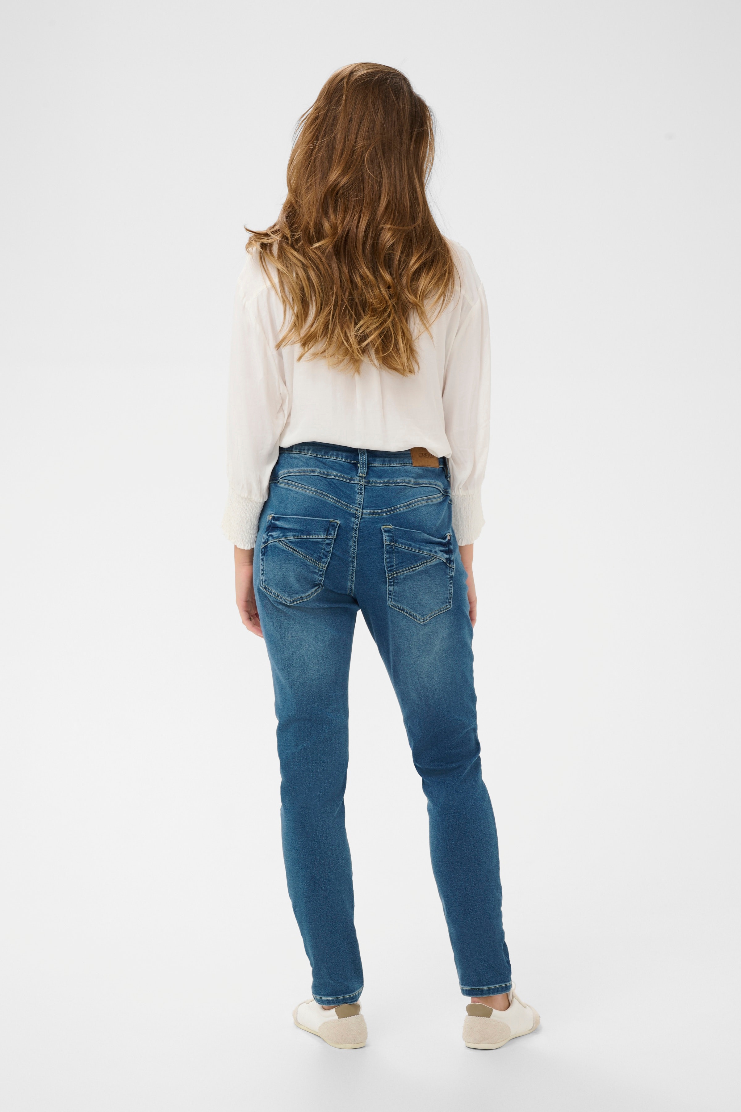 CRSandy Jeans LOOKBOOK BACK 10610602-102572
