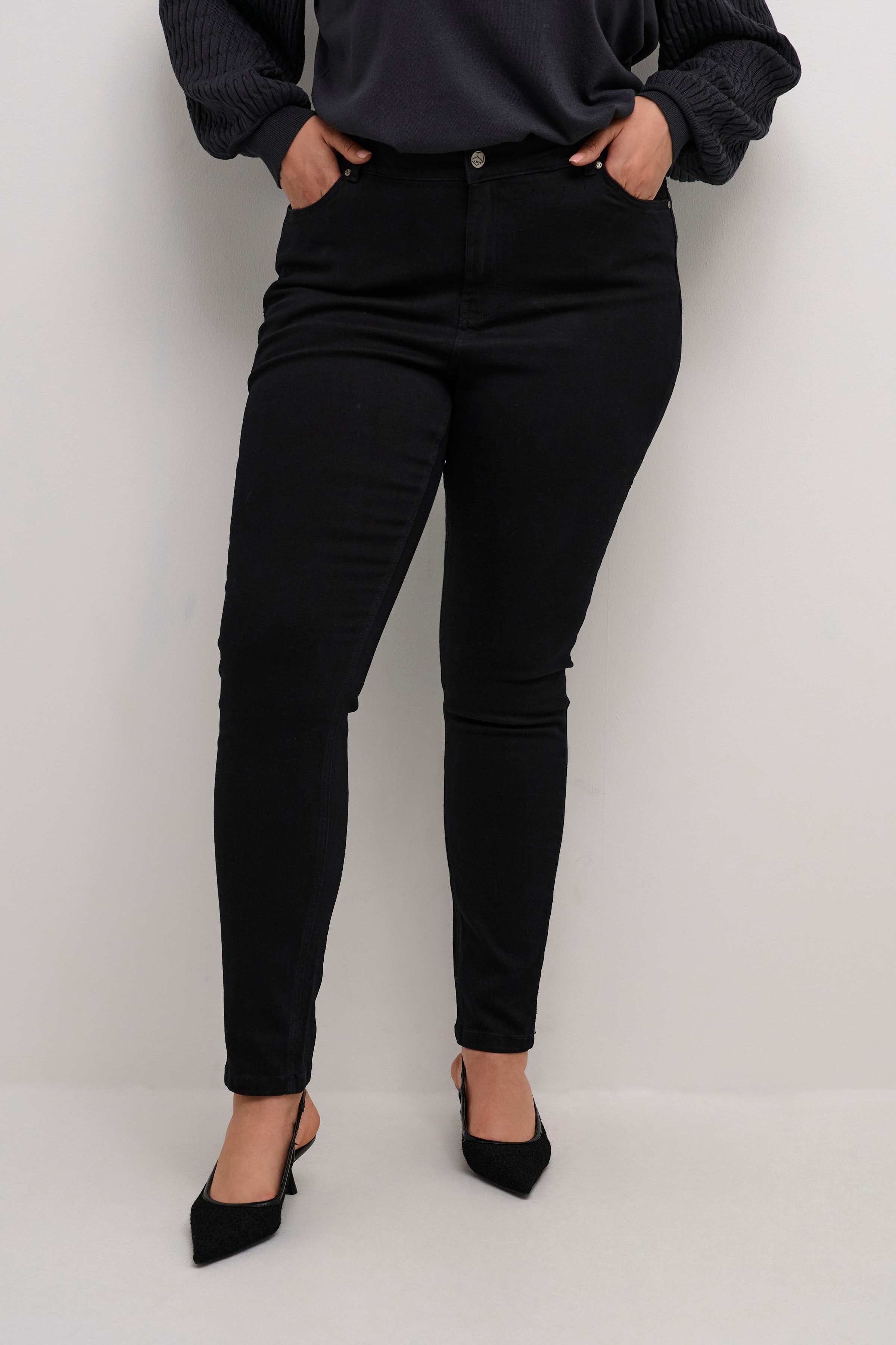 KCjolie Jeans LOOKBOOK FRONT 10582365-103160