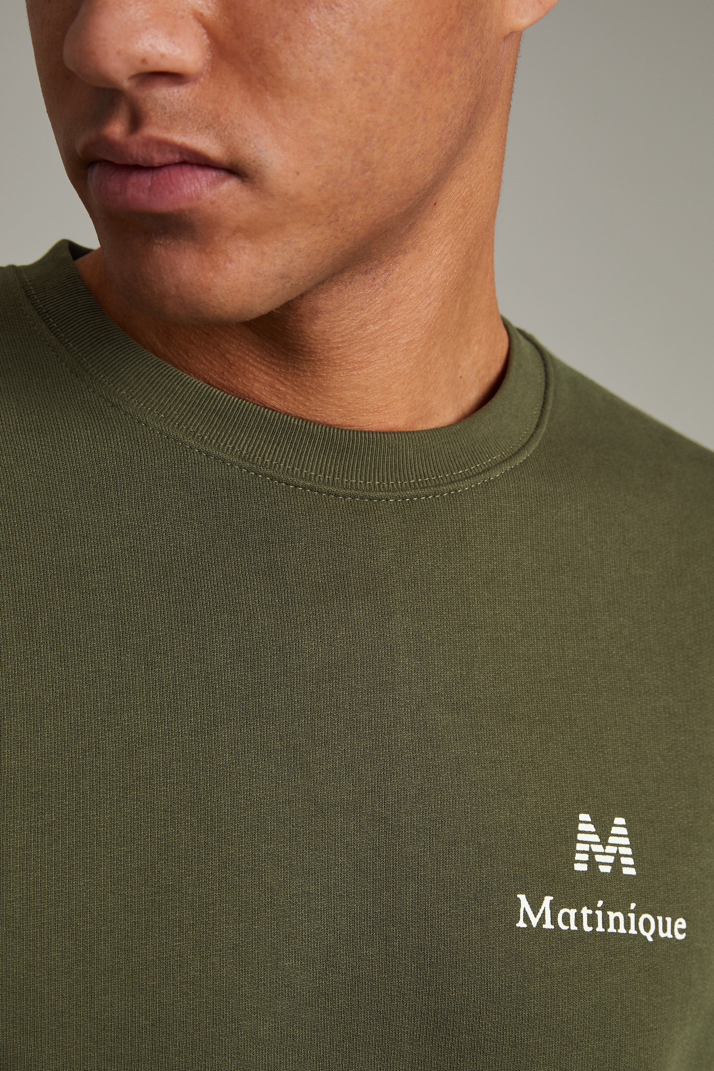 MAbradley Crew Sweatshirt LOOKBOOK DETAIL 30206029-190515