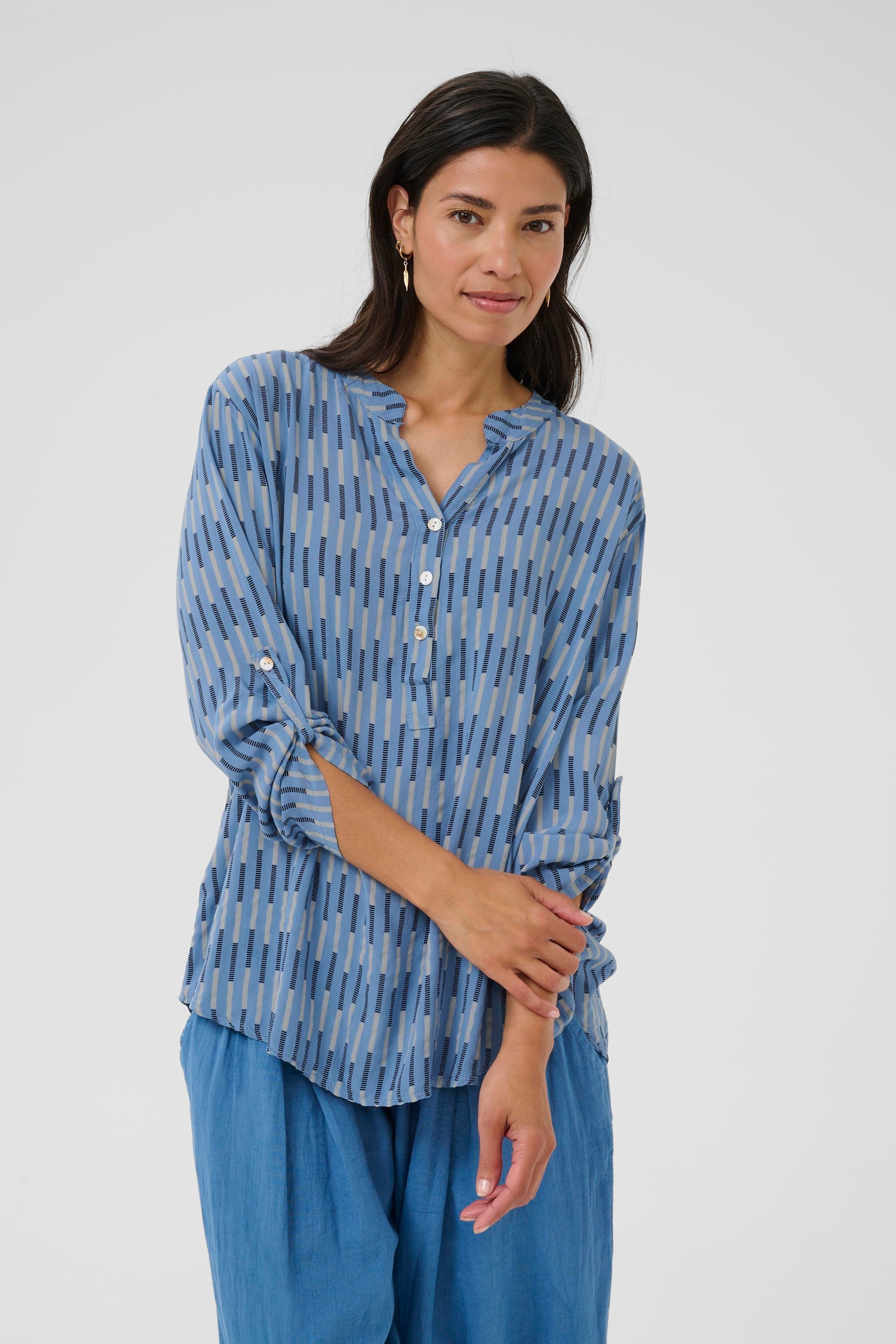 BPkicka Blouse LOOKBOOK FRONT 40103558-400885