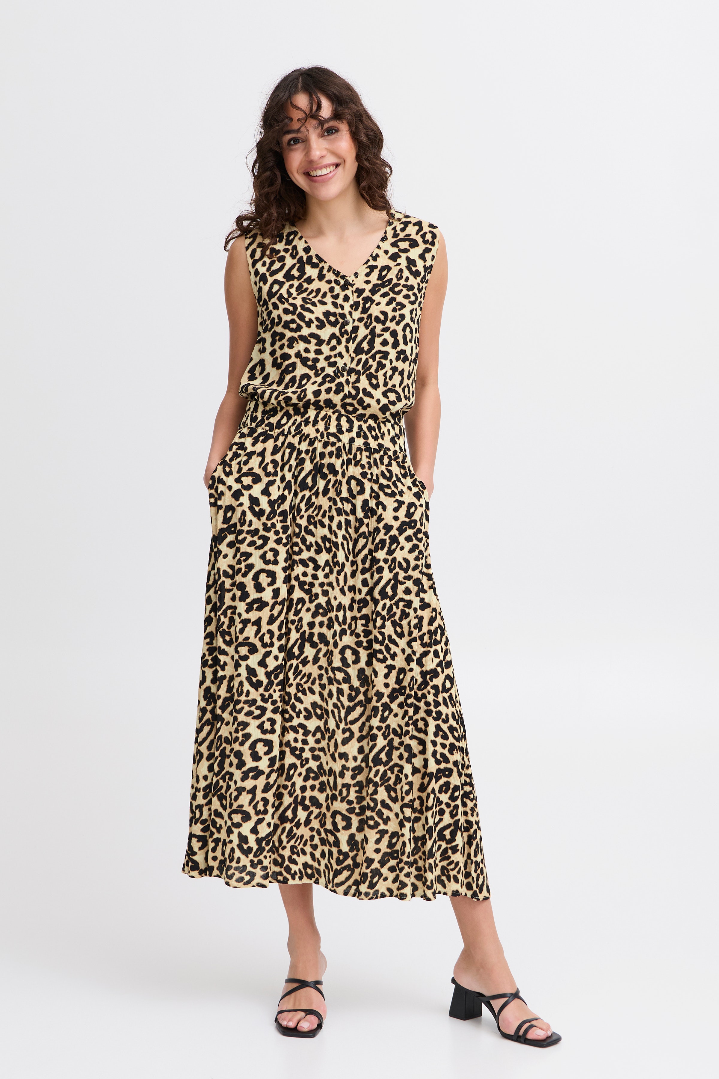 FREASE Skirt LOOKBOOK FRONT 20615603-204722