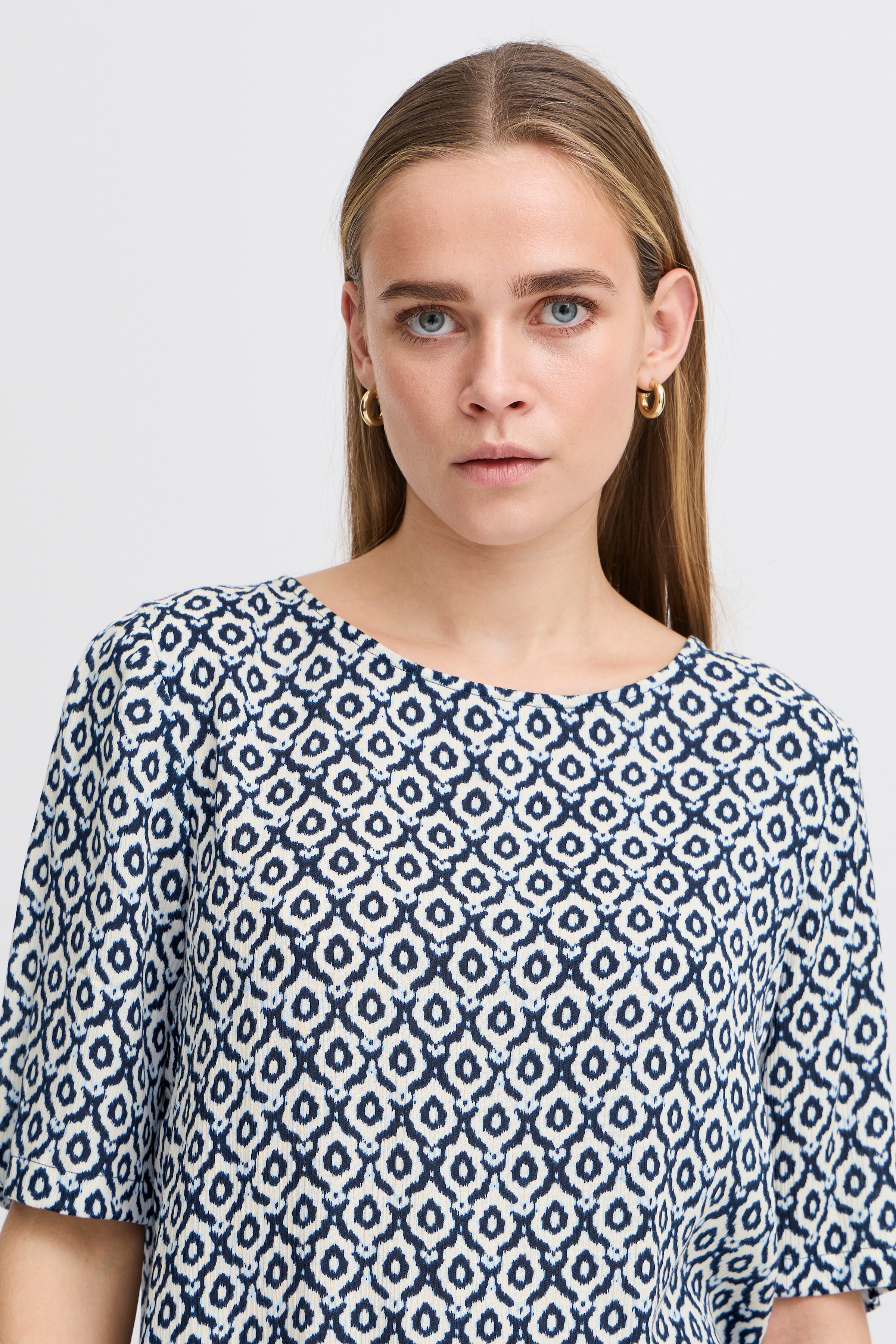 Kortermet bluse LOOKBOOK DETAIL 20122971-204483
