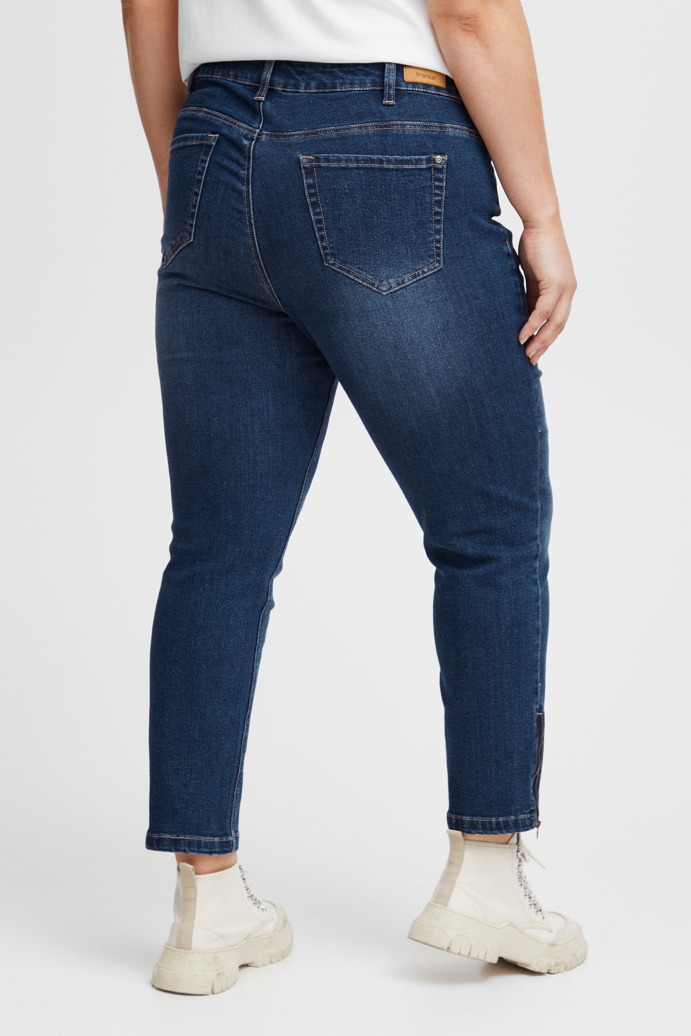 SWELLIE Jeans LOOKBOOK BACK 20613370-200070