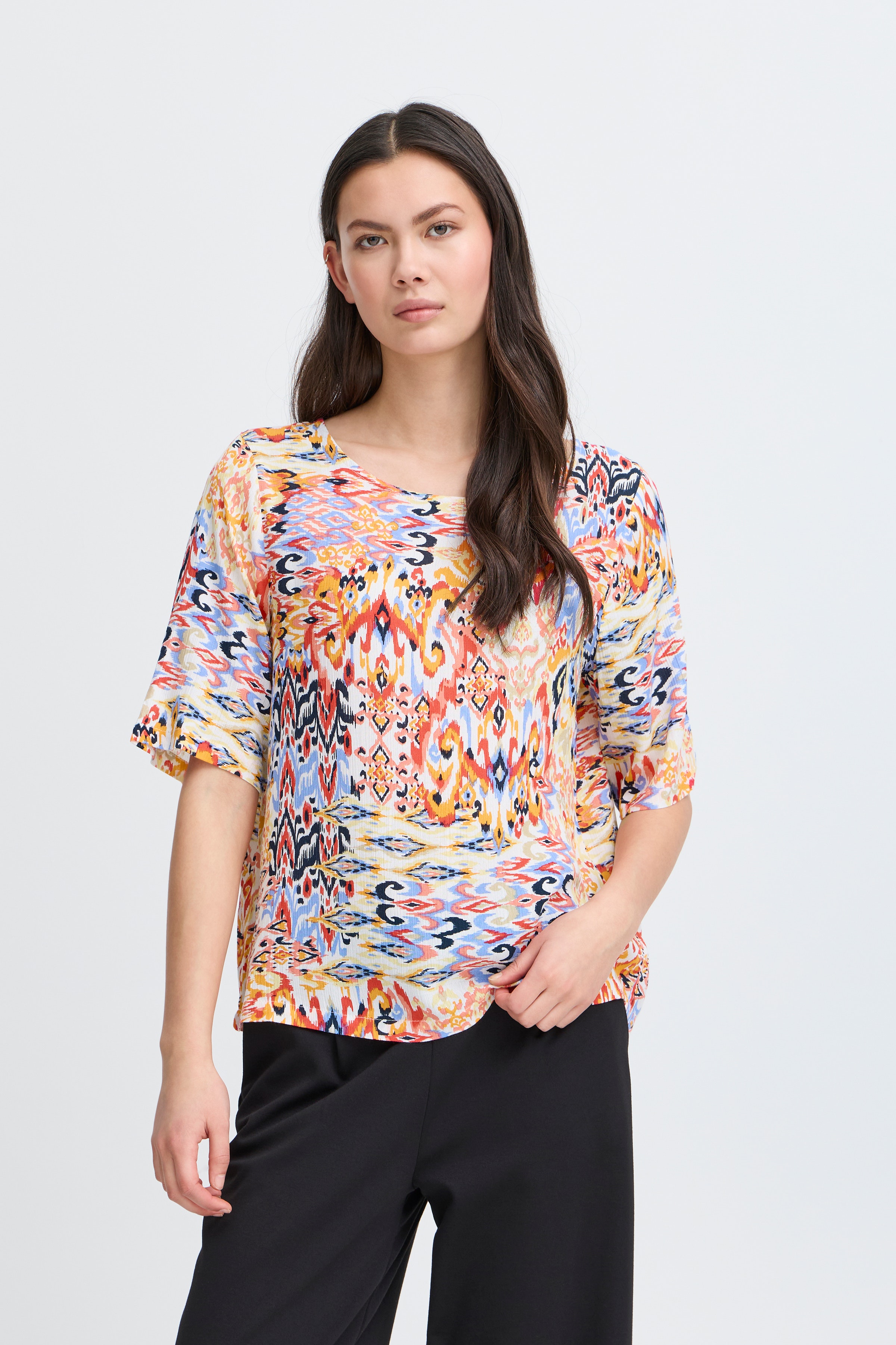 Kortermet bluse LOOKBOOK FRONT 20122971-204485