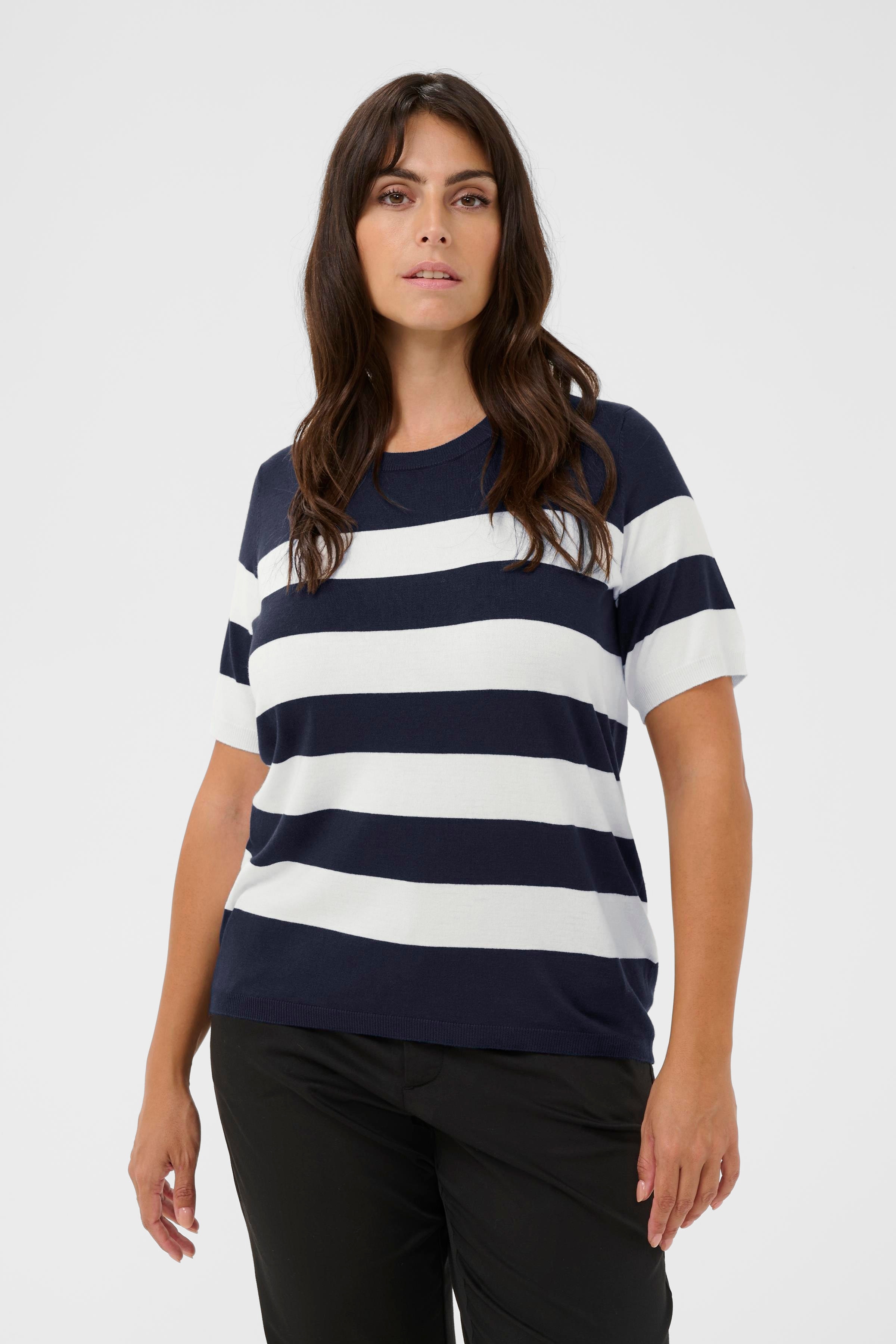KClizzy Pullover LOOKBOOK BACK 10582914-107457