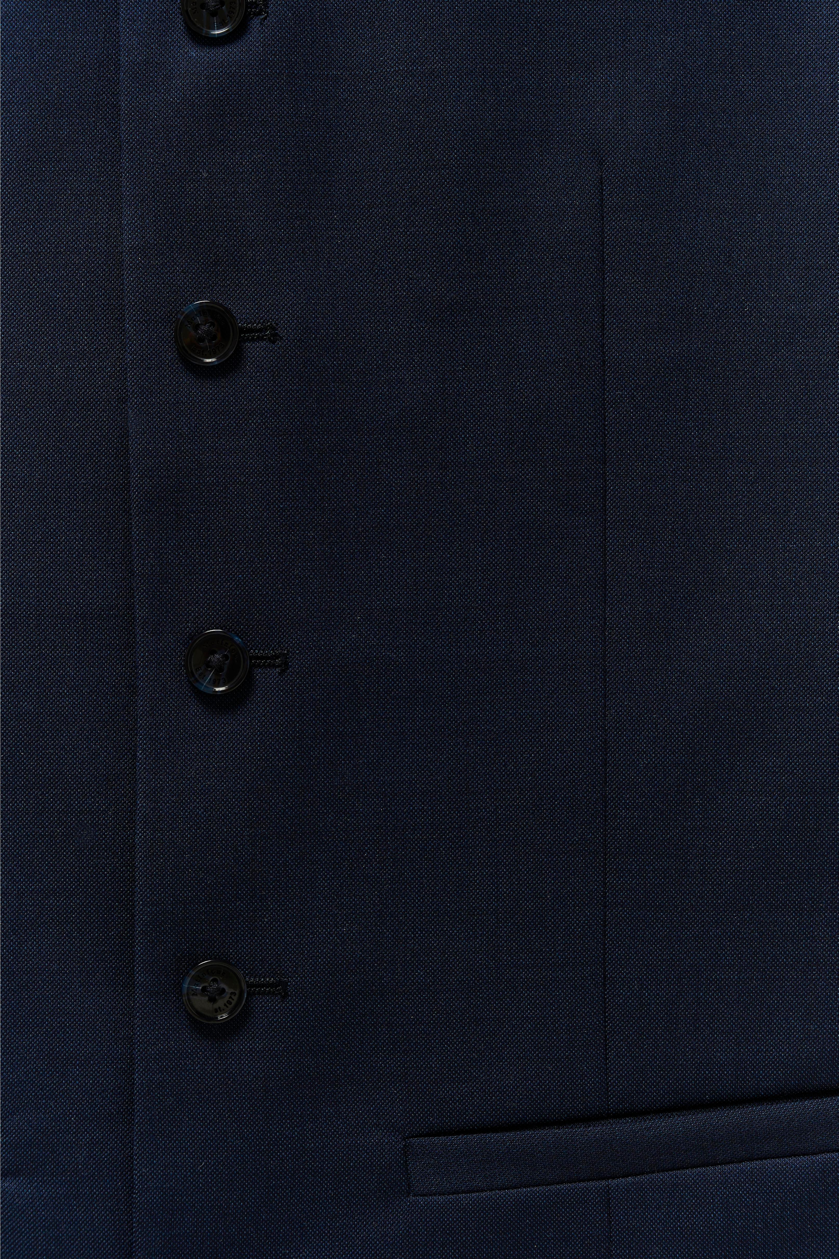 Breck Waistcoat PACK DETAIL 30201887-20210