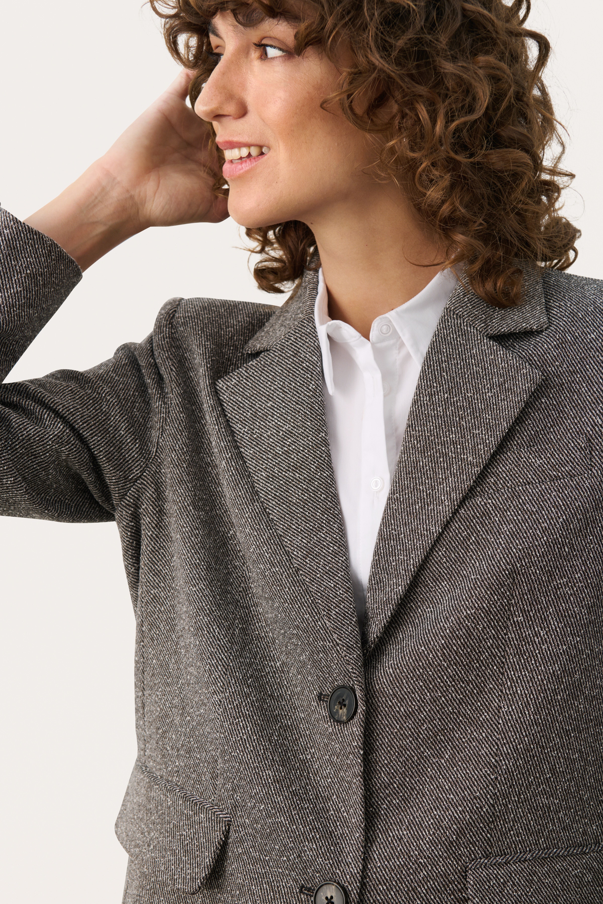 LevonnePW Blazer LOOKBOOK DETAIL 30308950-300805