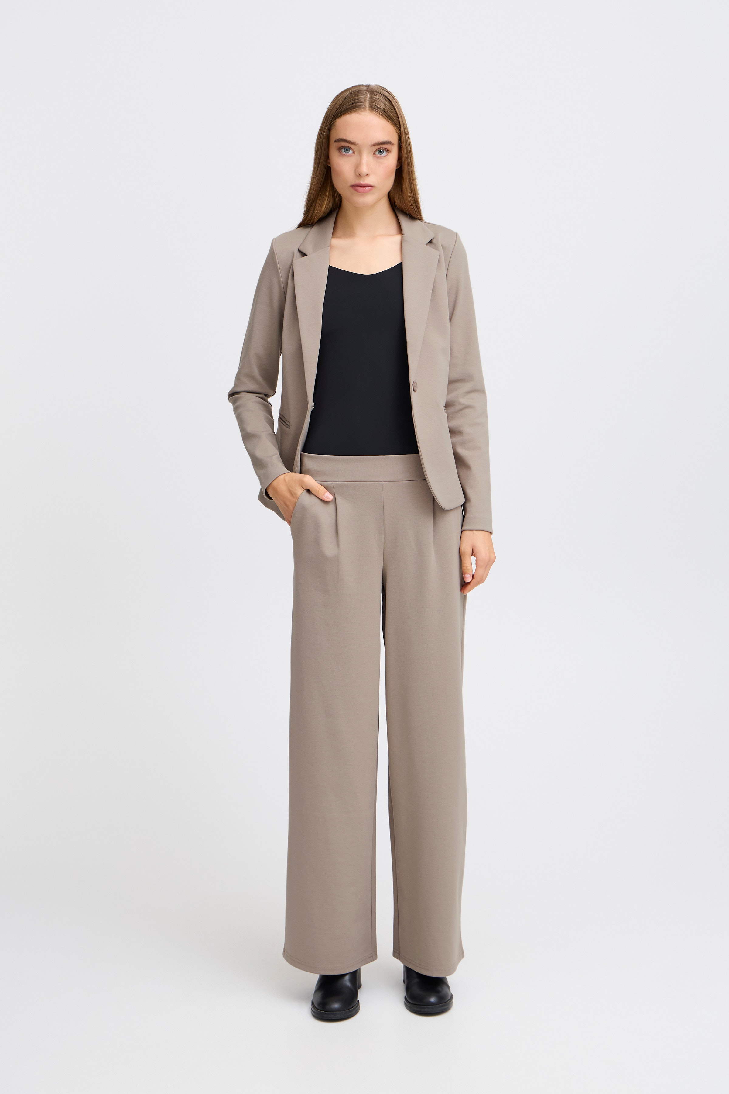 IHKATE LONG WIDE  Bukser LOOKBOOK FRONT 20118337-171212