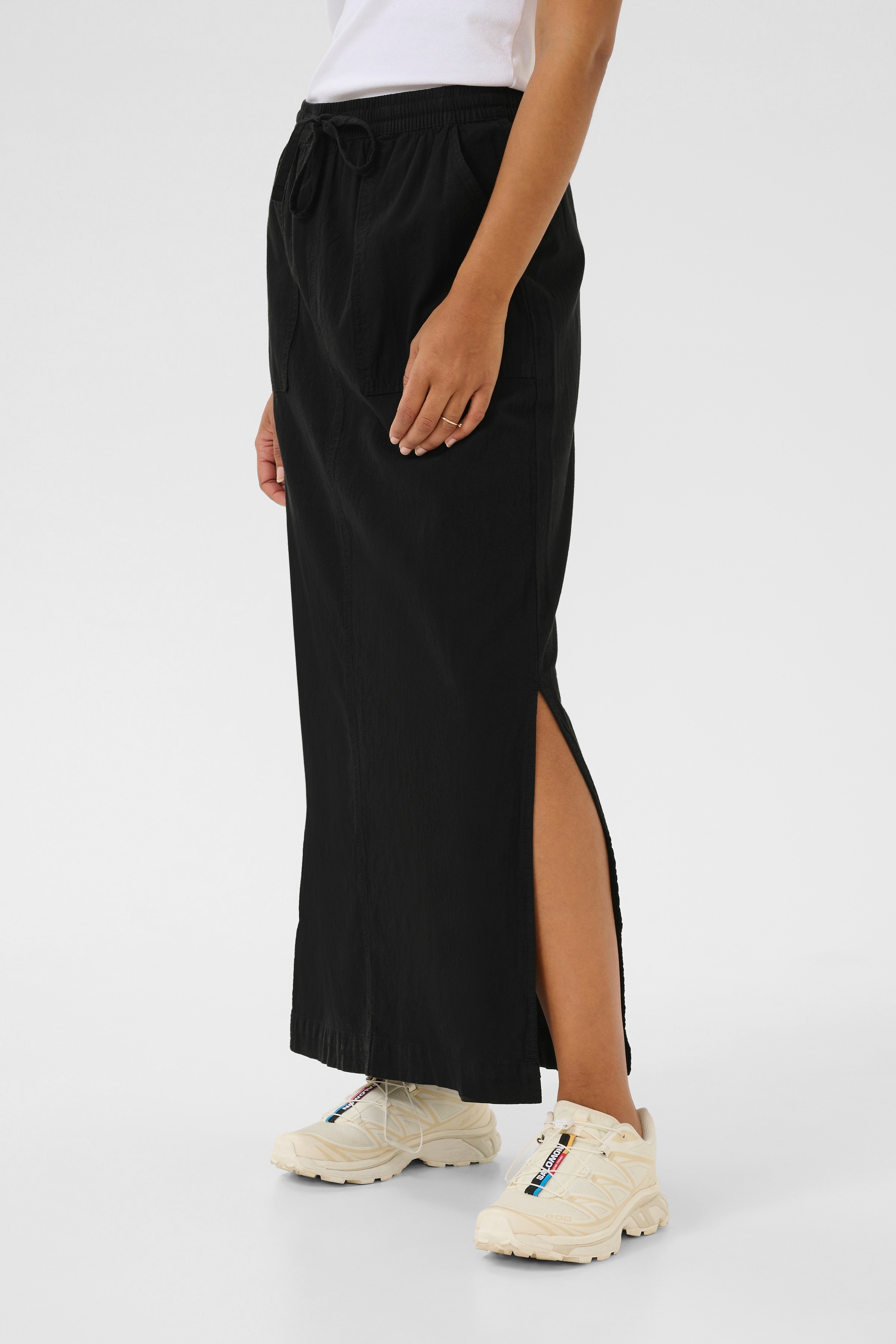 KAnaya Skjørt LOOKBOOK FRONT 10509504-100121