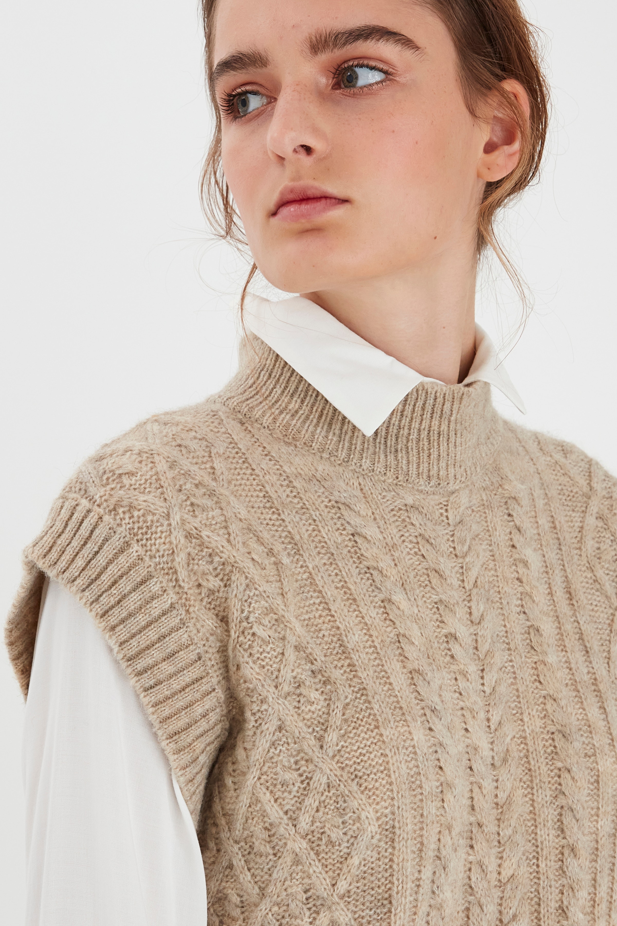 Stickad väst LOOKBOOK DETAIL 20810577-171320