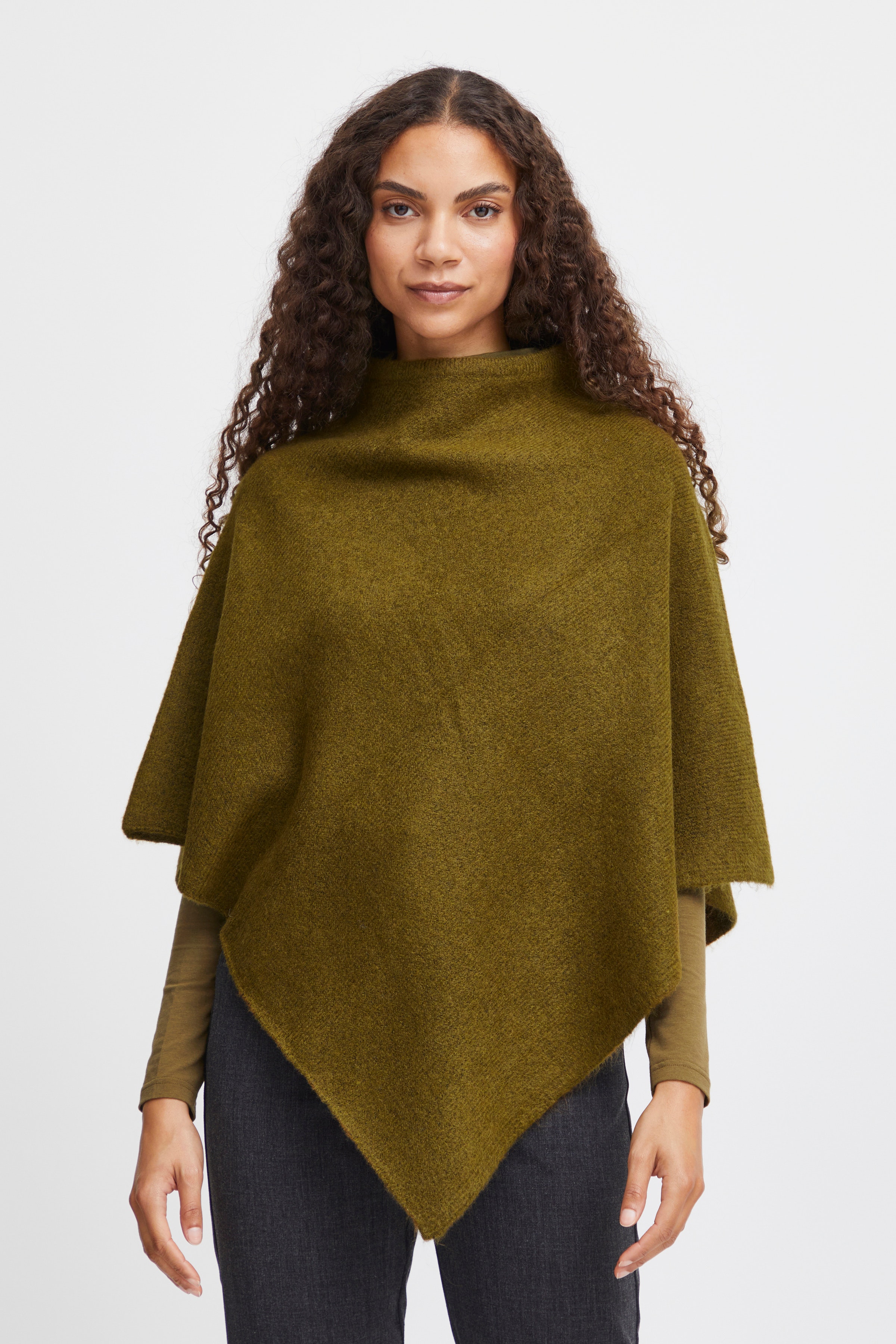 BAVIKSI Poncho LOOKBOOK FRONT 20815442-1906221