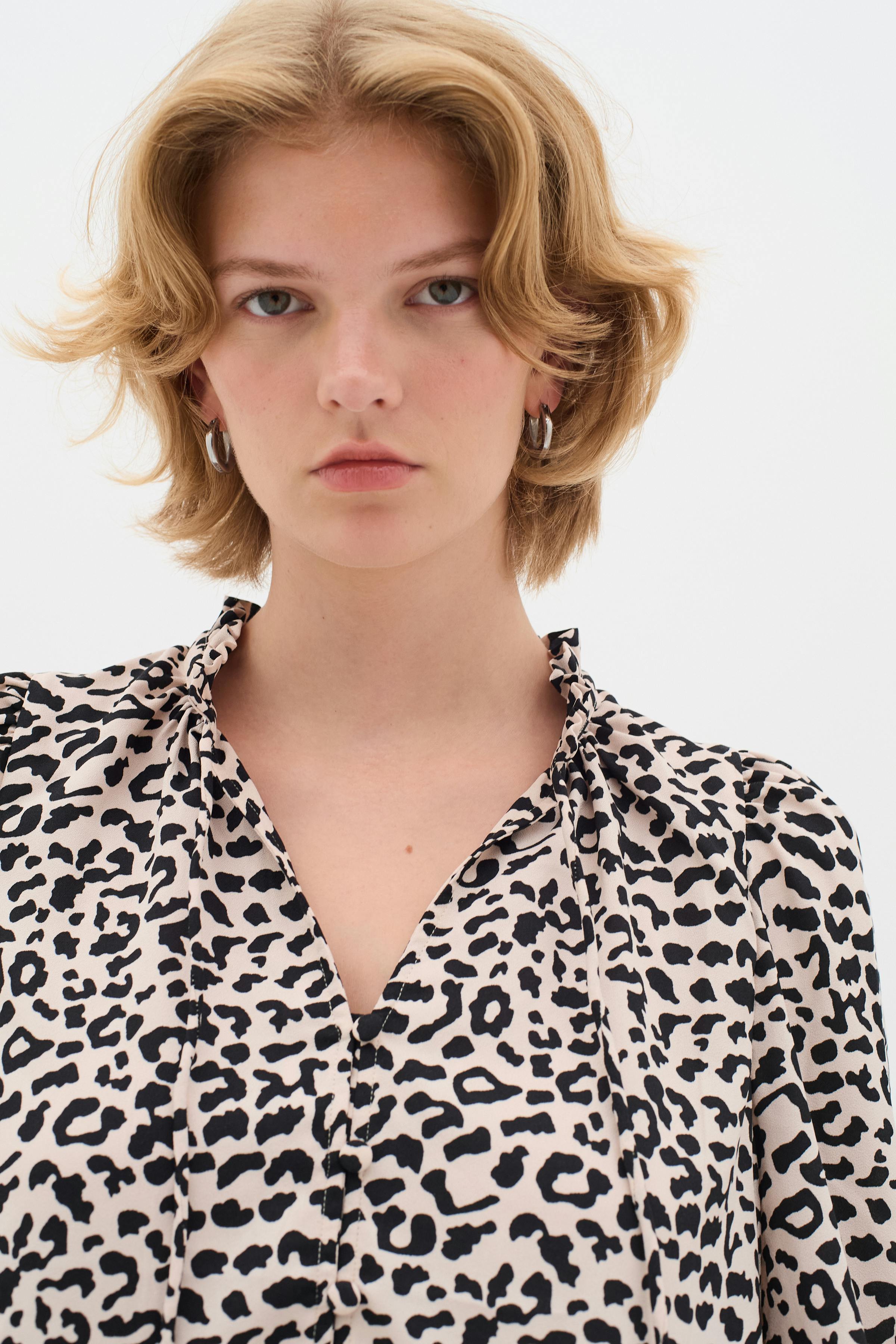 NinahIW Leopard Shirt LOOKBOOK DETAIL 30110400-300824