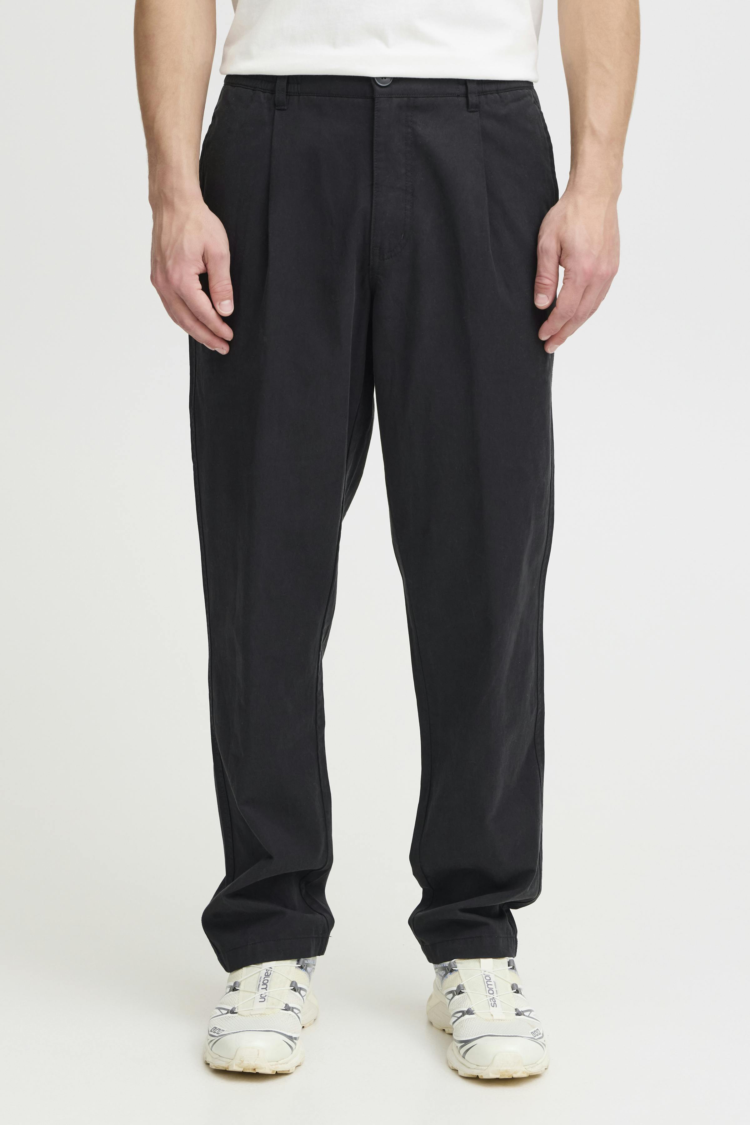 SDMOOSE Trousers LOOKBOOK FRONT 21108358-194008