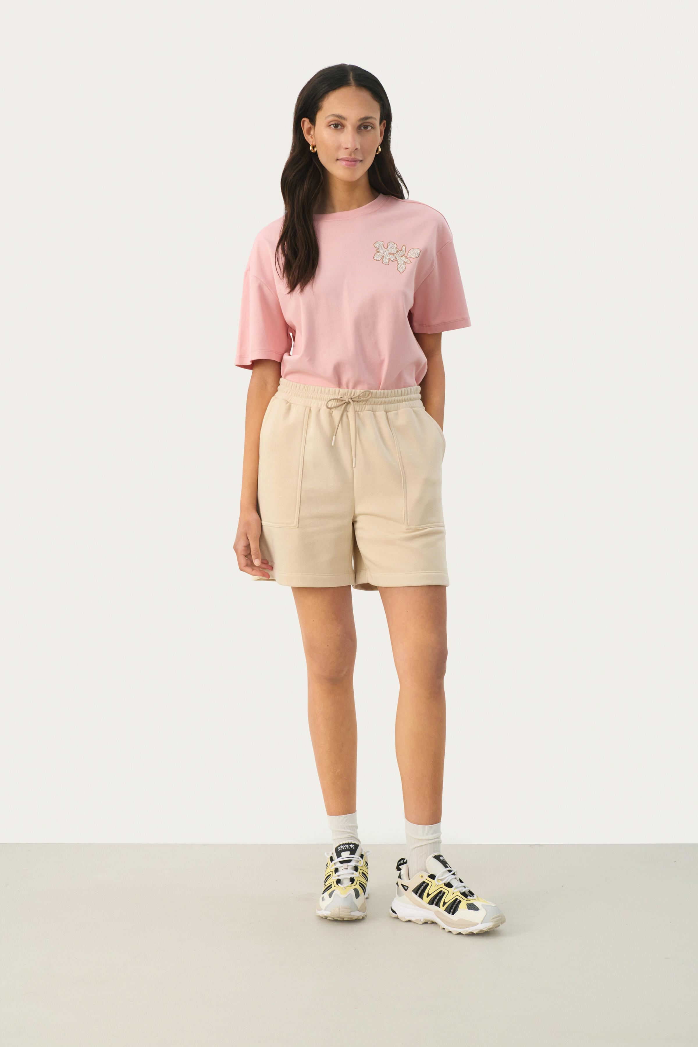 JohannePW Shorts LOOKBOOK FRONT 30308800-130400